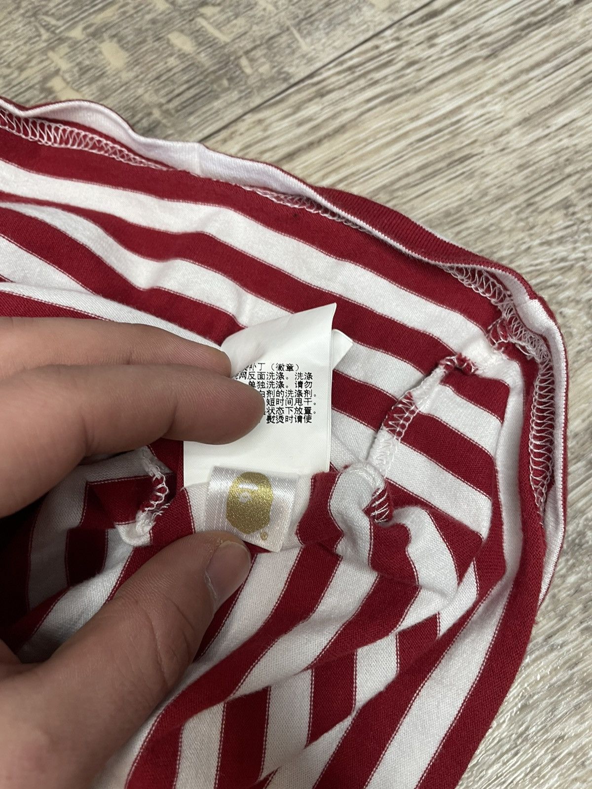 Bape T-shirt Bape striped red/white Japanese Size US M / EU 48-50 / 2 - 5 Thumbnail