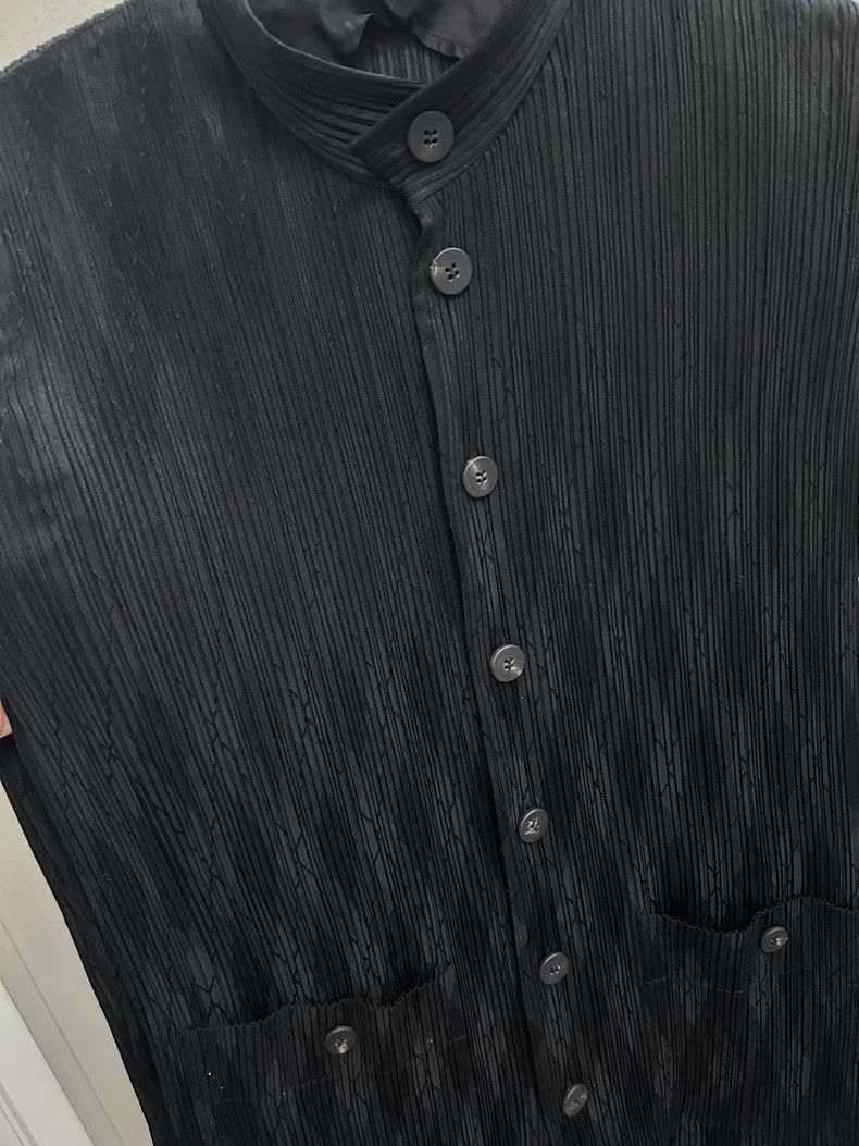 Issey Miyake Issey Miyake Black diamond-patterned pleated mainline coat Size M / US 6-8 / IT 42-44 - 3 Thumbnail