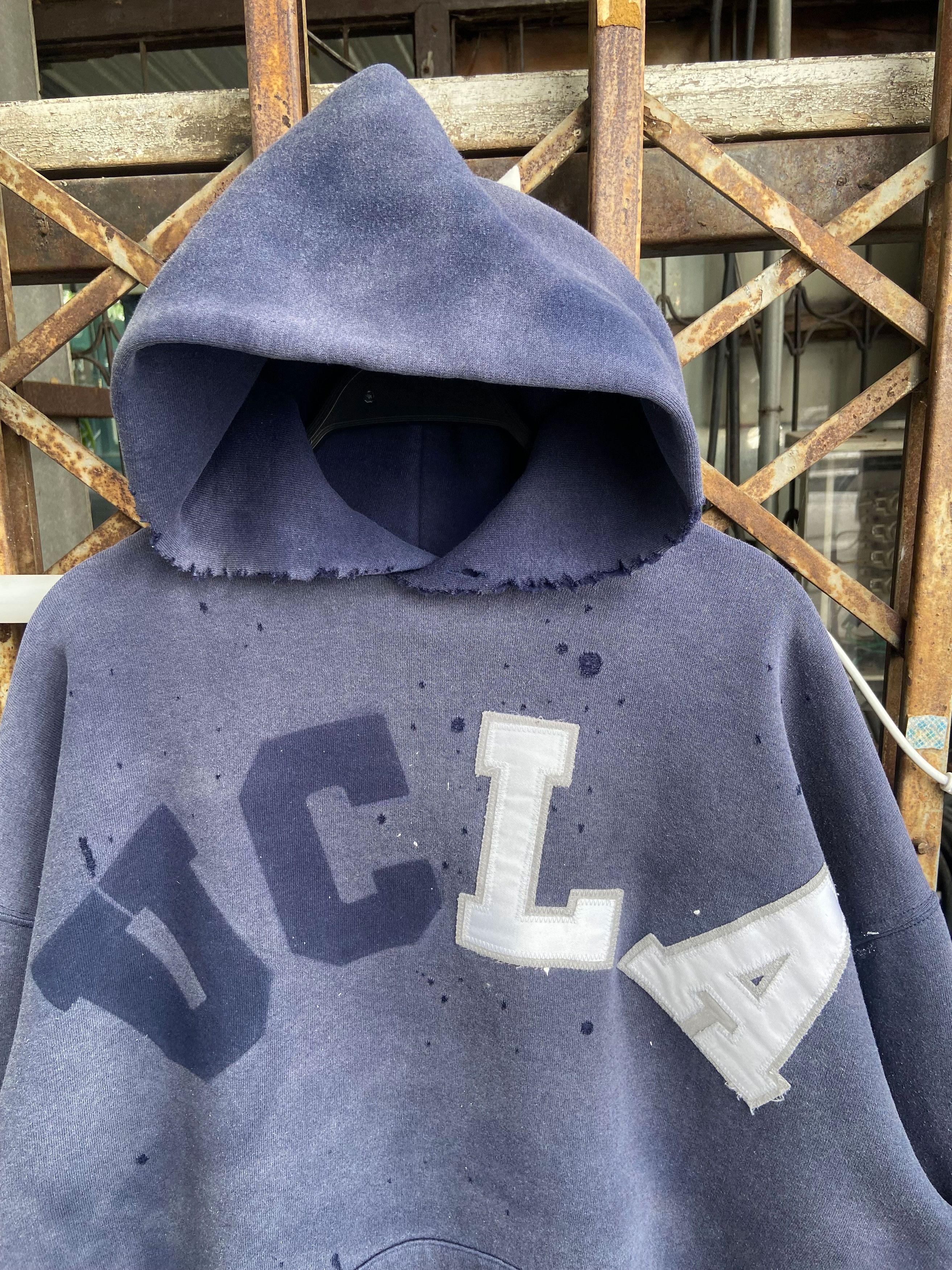 Russell Athletic 90s Vintage Thrashed Russell ”UCLA“ Hoodie Size US XL / EU 56 / 4 - 5 Thumbnail