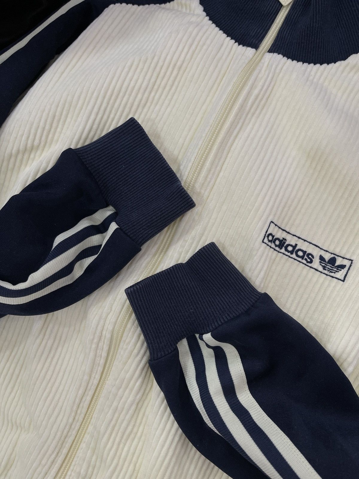 Adidas Very rare Vintage Adidas Seasonal Corduroy Track Jacket Size US L / EU 52-54 / 3 - 7 Thumbnail