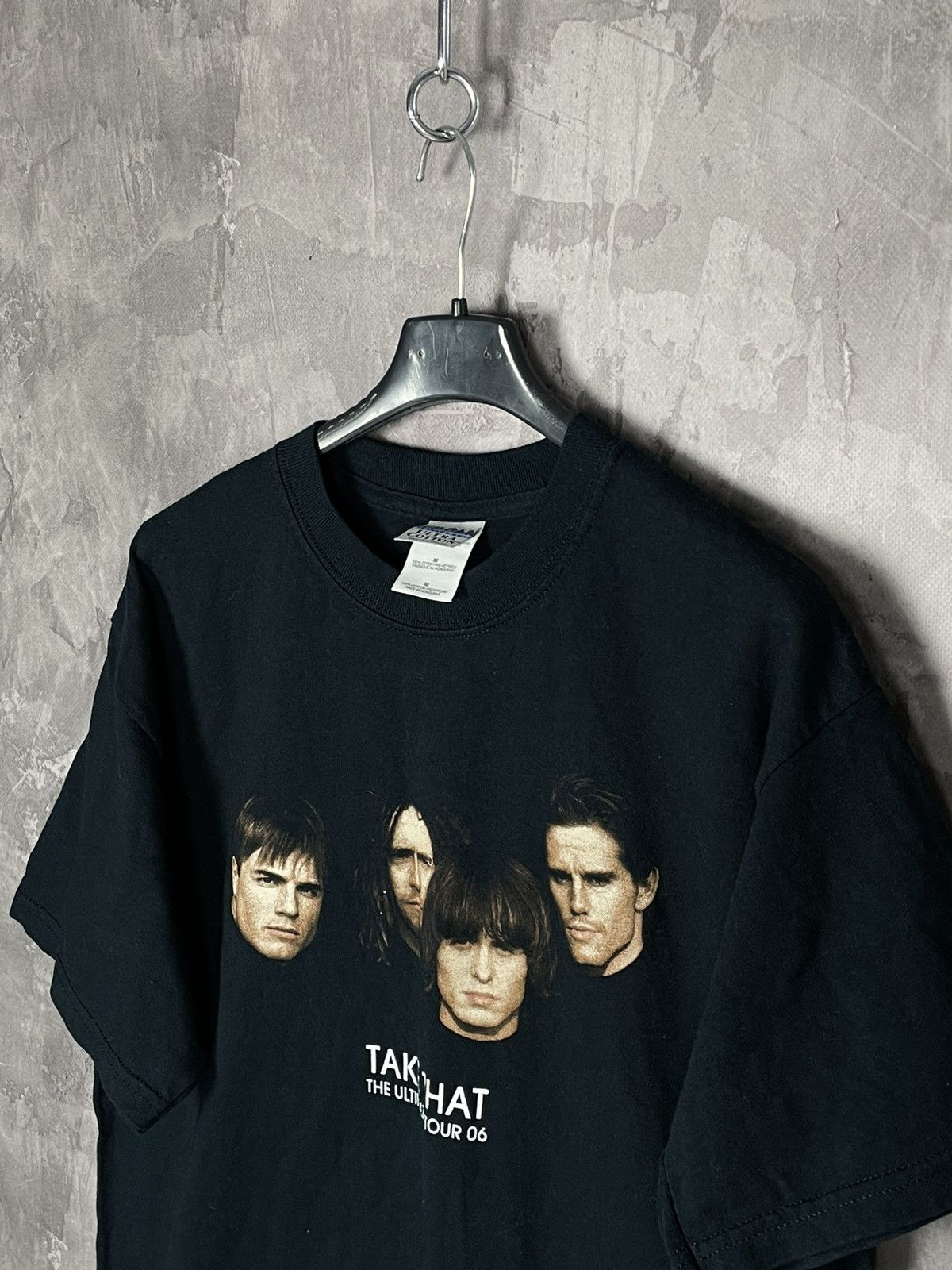 Band Tees Vintage Take That Europe Big Logo Tour 00s Band T Shirt Size US M / EU 48-50 / 2 - 10 Thumbnail