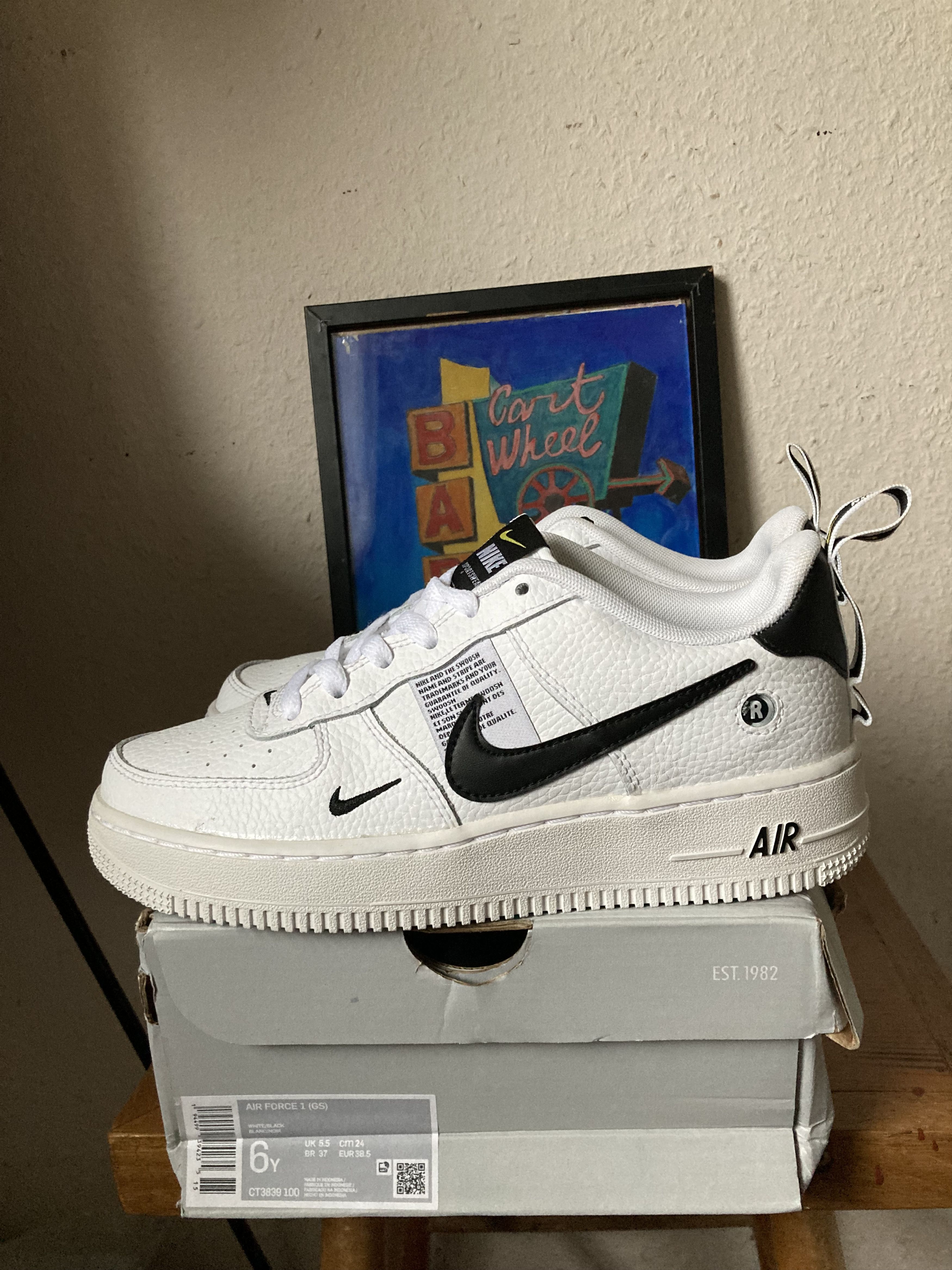Womens Nike Air Force 1 Utility White Black US 6 EU 38.5