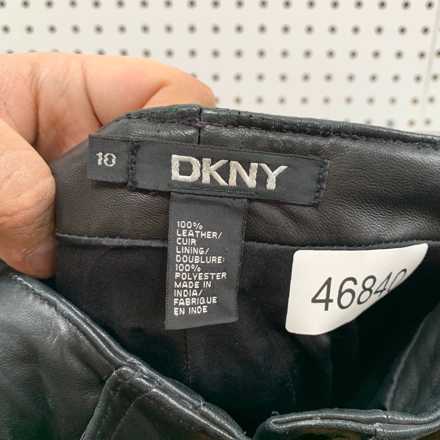 DKNY VINTAGE DKNY Low Rise Leather Pants Womens Size 10 Black 30x31.5 DKNY Pants Women Leather Vintage 10 Black 30x31.5 Size 32" / US 10 / IT 46 - 3 Thumbnail