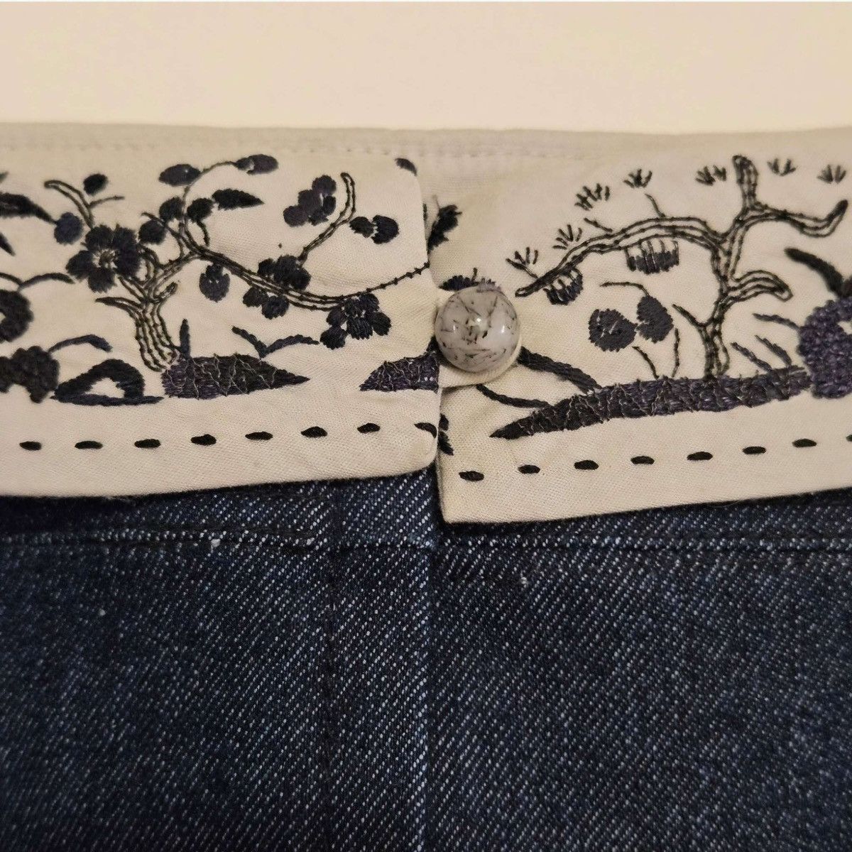 Vintage Rare Vintage Hand-Embroidered Mini Skirt By SHIATZY CHEN Size 28" / US 6 / IT 42 - 11 Thumbnail