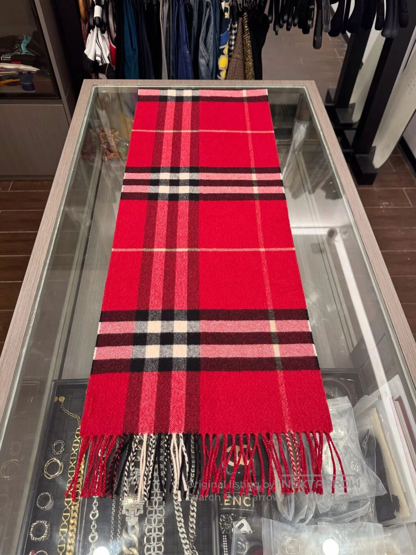 Burberry Burberry Red Plaid Cashmere Scarf. Size ONE SIZE - 4 Thumbnail