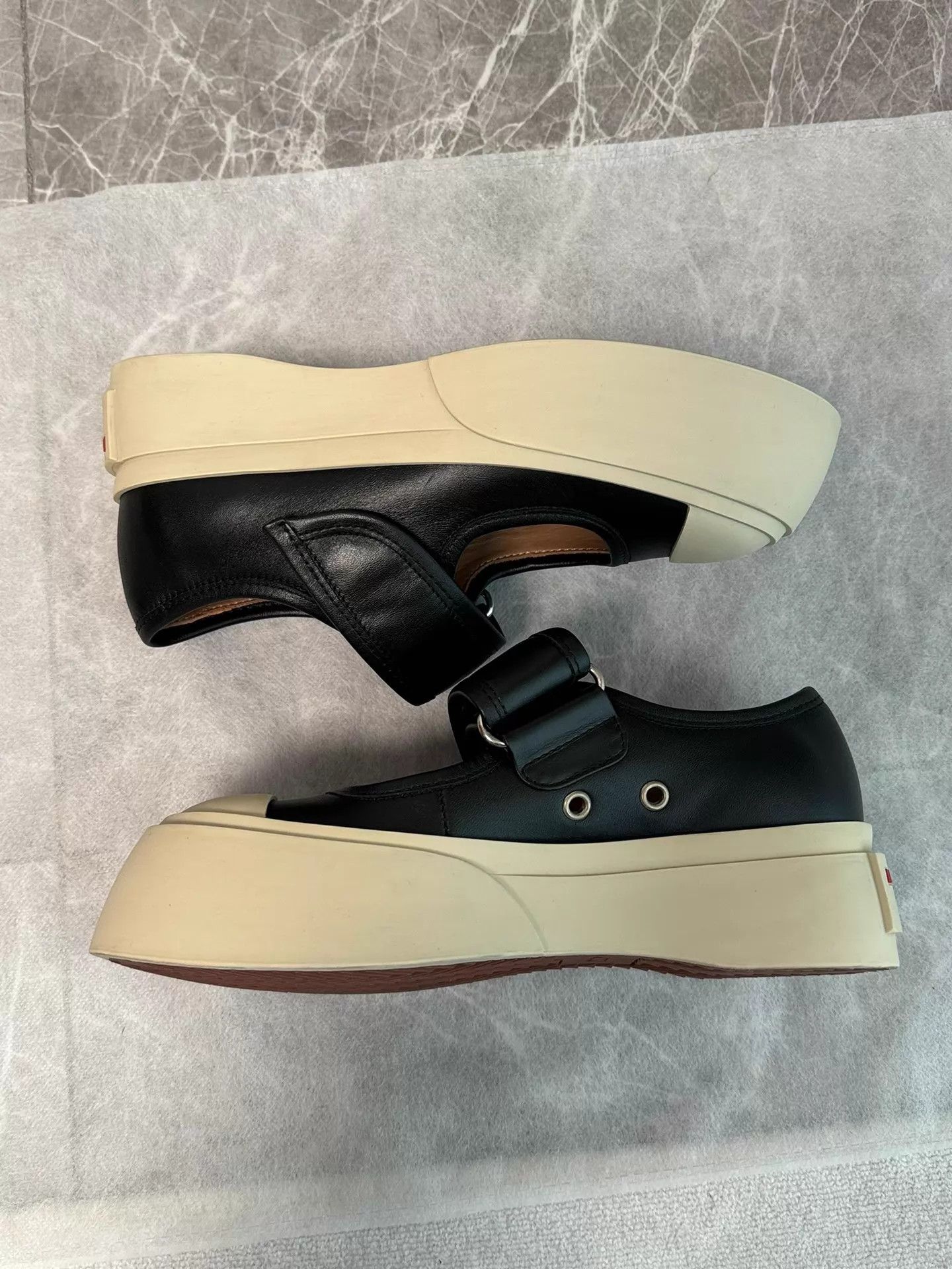 Marni Marni Black Velcro Mary Jane Shoes 35 Size US 4.5 / IT 34.5 - 5 Thumbnail