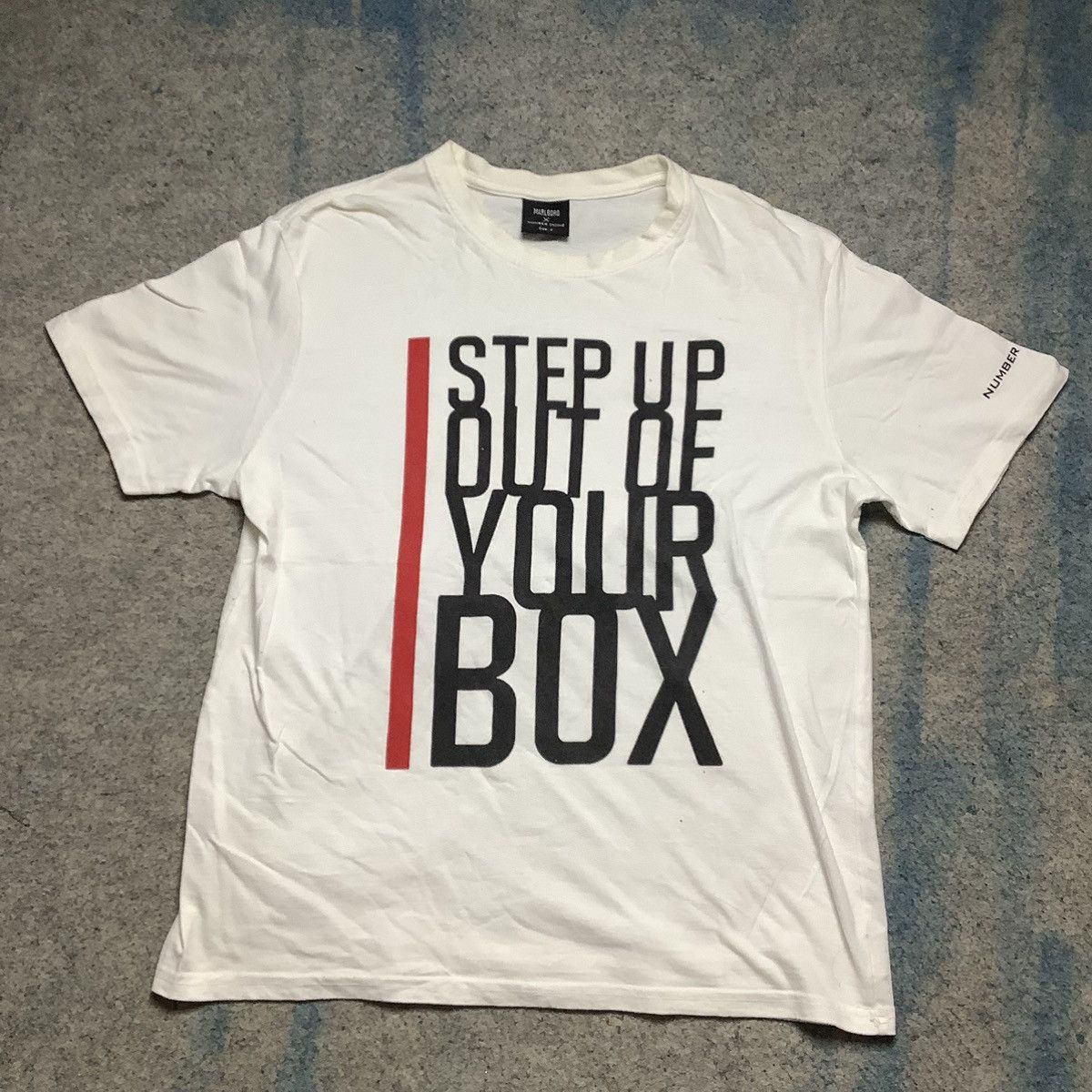 Marlboro × Number (N)ine Number Nine x Marlboro Step Up Out of Your Box Tee Size US L / EU 52-54 / 3 - 1 Thumbnail