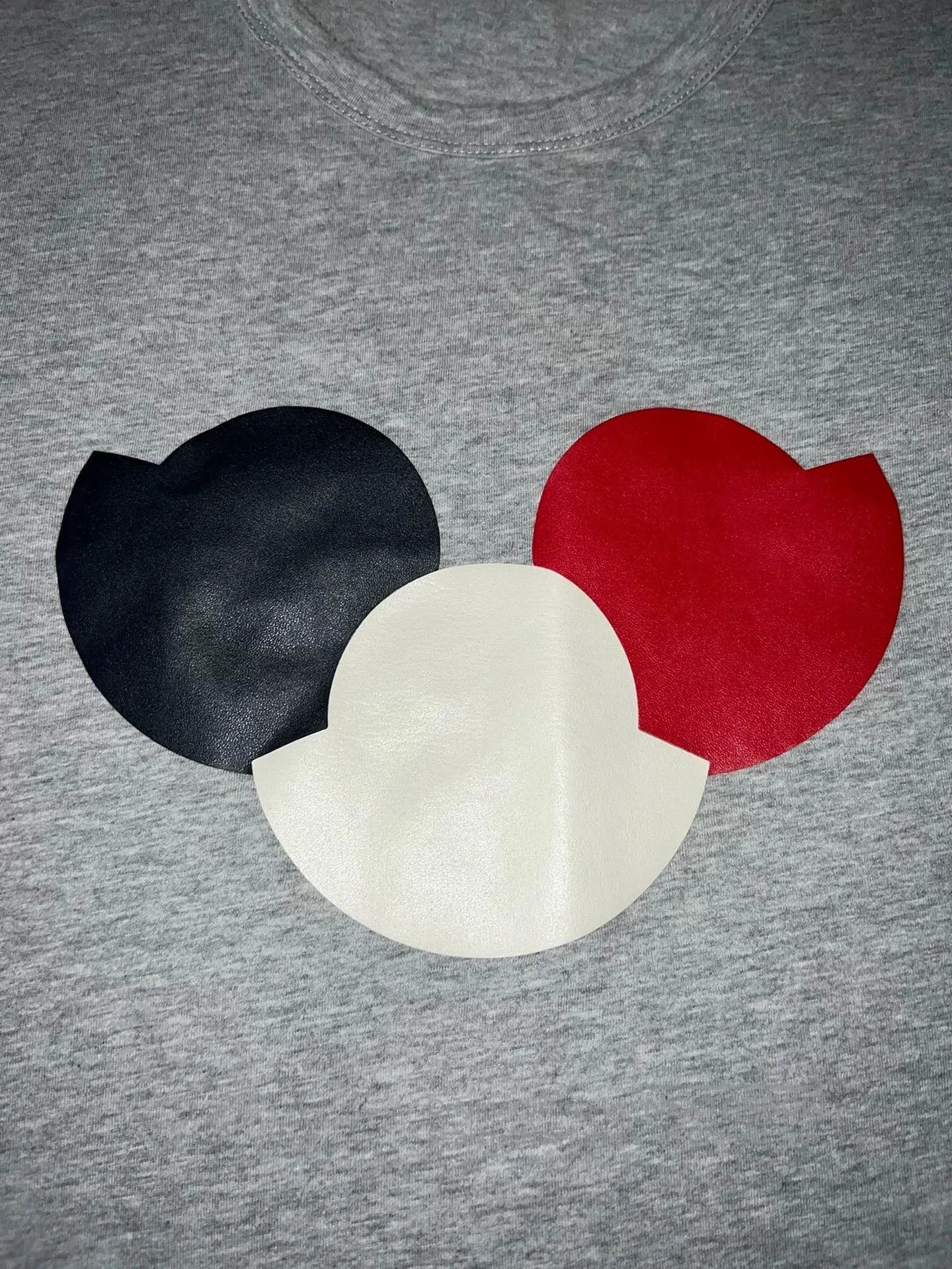 Moncler Moncler Mickey Mouse 3-Color Logo T-shirt. Size US XXL / EU 58 / 5 - 3 Thumbnail