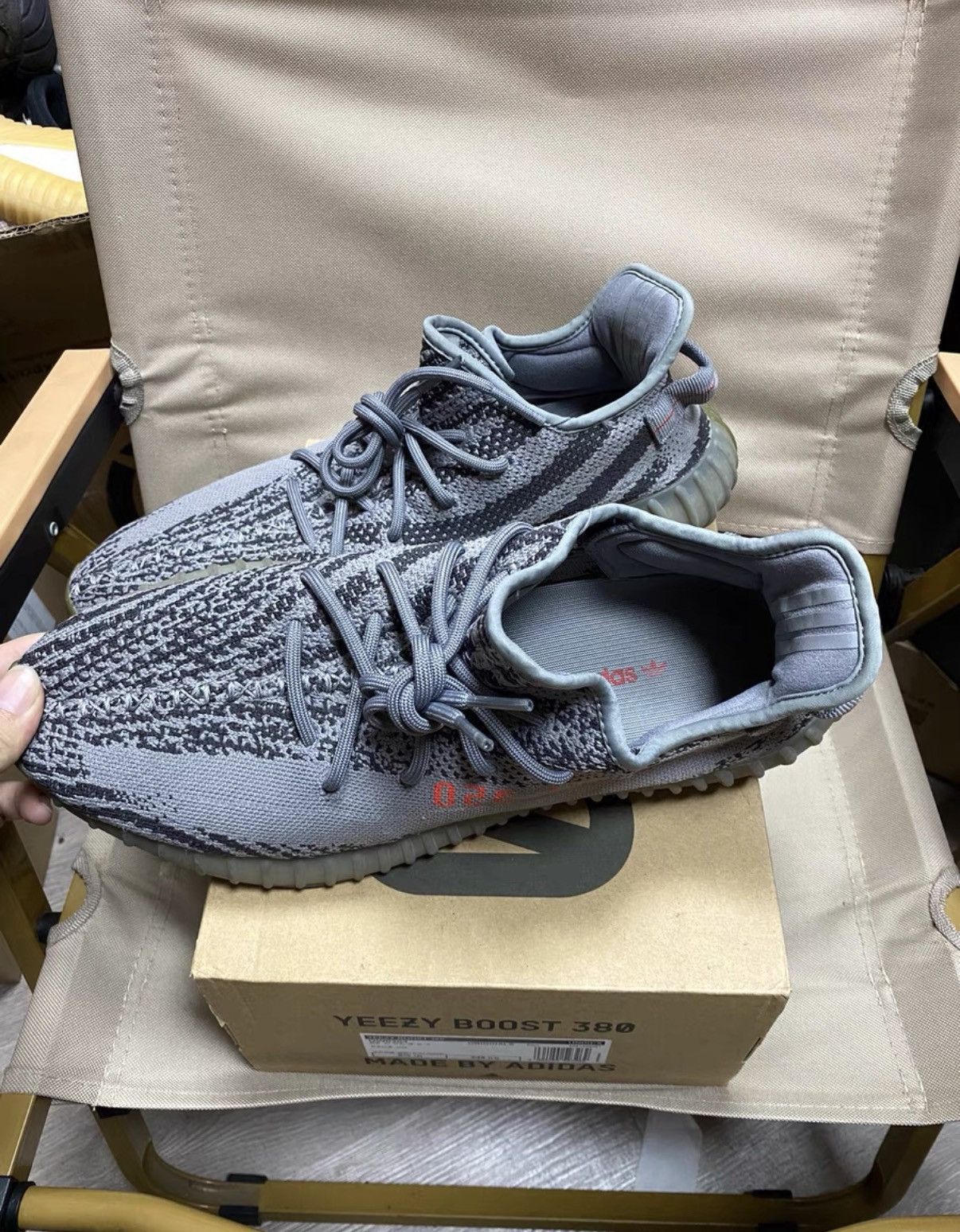 yeezy boost 350 zebra box adidas V2 - Used - 1809 The adidas Yeezy Boost 350 v2 Zebra 2018 is the restocked version of the popular Zebra colorway that first released a year earlier Yeezy boost v2 Zebra purple