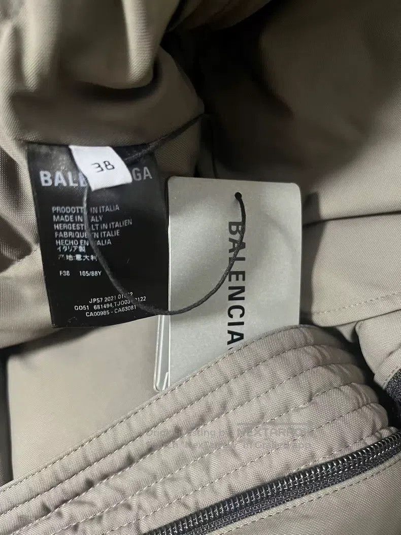 Balenciaga Balenciaga Big Shawl Collar Puffer Vest Size XS / US 0-2 / IT 36-38 - 4 Thumbnail