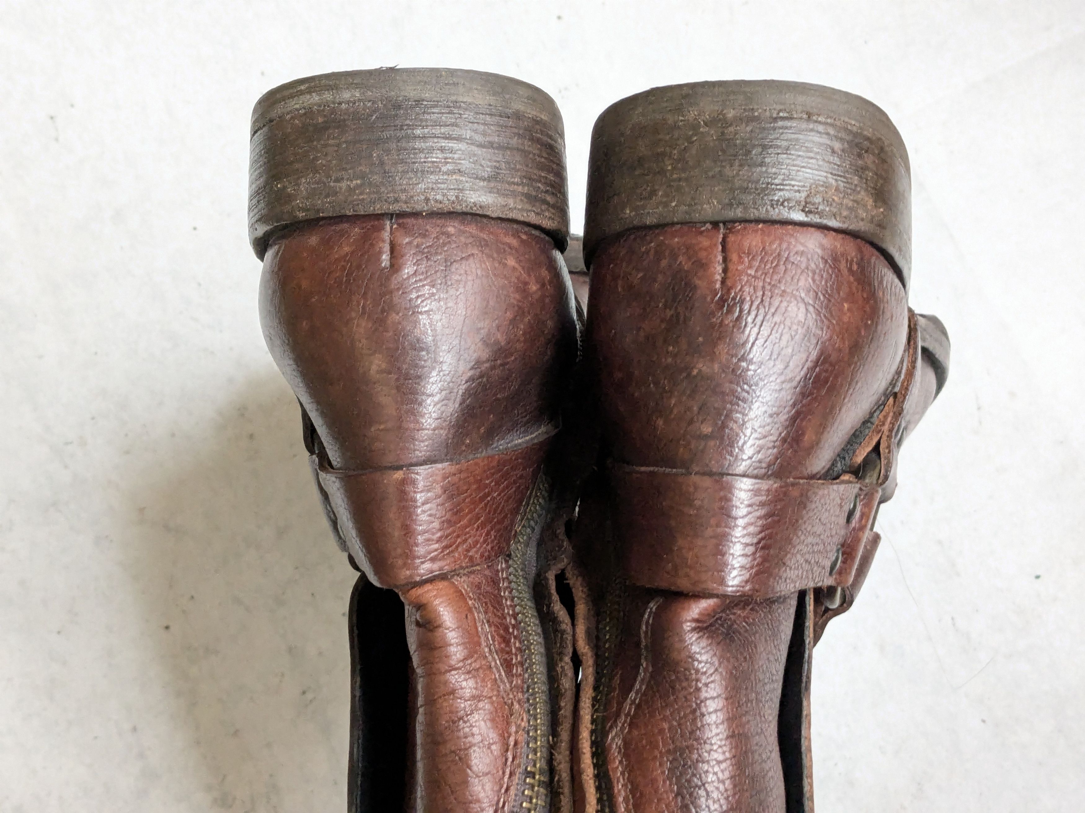 Frye Frye Harness Boots 9 D Brown Leather Buckle Size US 9 / EU 42 - 16 Thumbnail