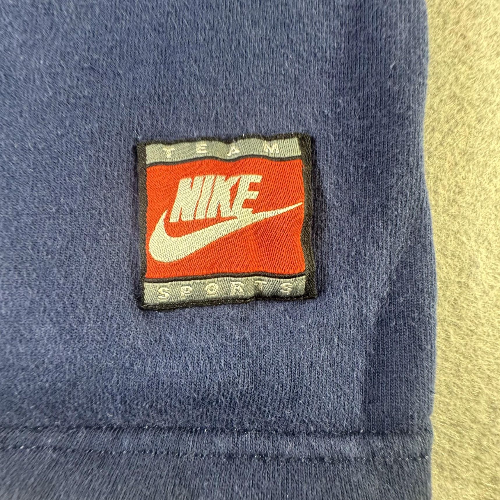 Nike VINTAGE Nike T-Shirt Mens 2XL Sleeveless Sports Retro 90s Made in USA Blue Size US XXL / EU 58 / 5 - 2 Thumbnail