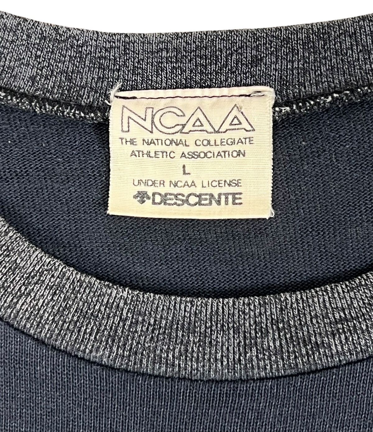 Descente 80s Vintage Distressed UCLA Tee Size US L / EU 52-54 / 3 - 7 Thumbnail