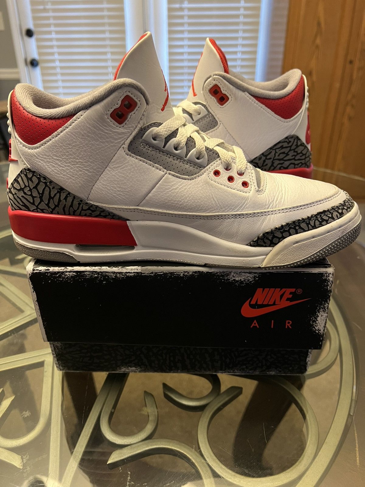 Jordan Brand Jordan 3 Retro “Fire Red” 2022 Size US 9.5 / EU 42-43 - 9 Thumbnail
