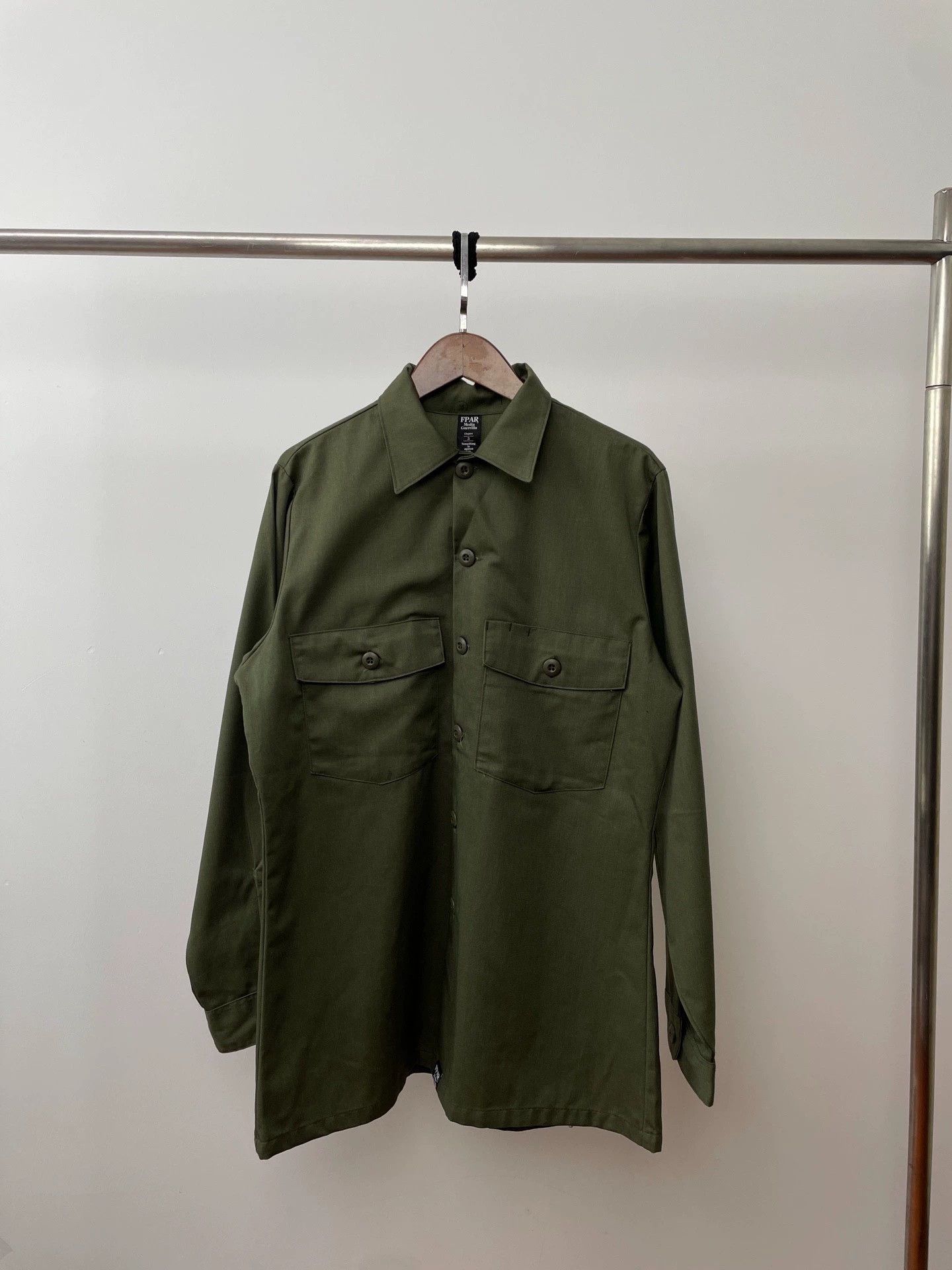 FPAR clot x FPAR MediaGuerrilla military green pocket shirt Size US L / EU 52-54 / 3 - 1 Thumbnail