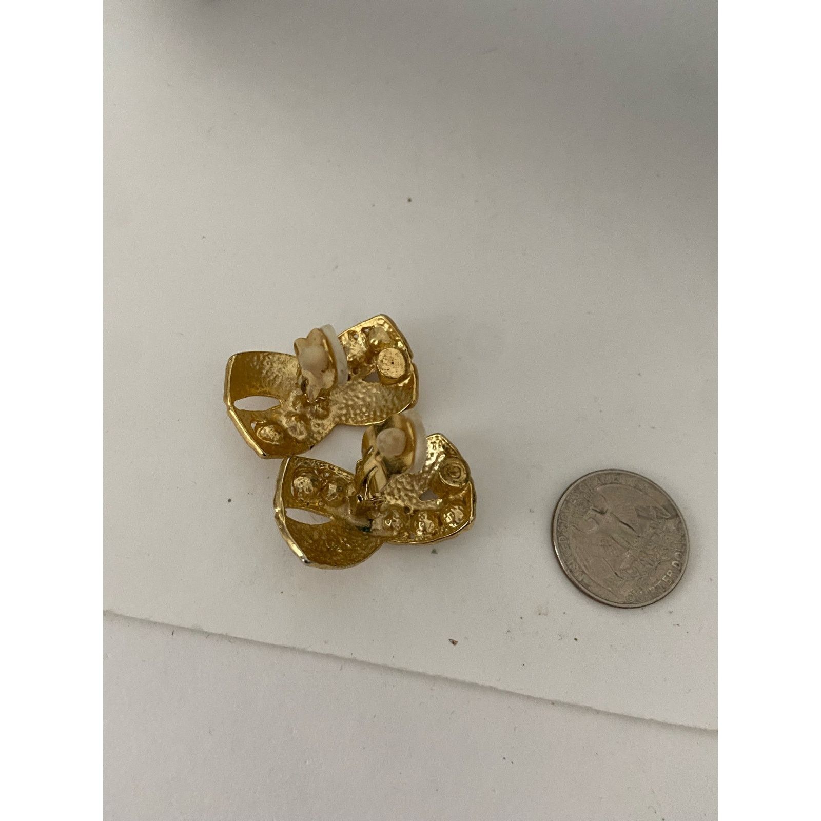 Other gold tone criss cross clip on earrings with rhinestone Size ONE SIZE - 3 Thumbnail