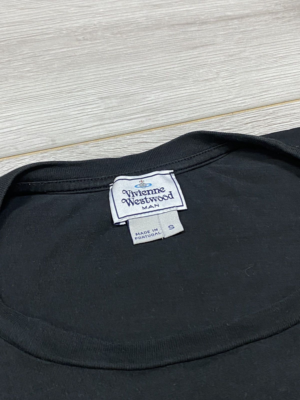 Vivienne Westwood Vivienne Westwood climate revolution vintage t-shirt orb Size US S / EU 44-46 / 1 - 3 Thumbnail