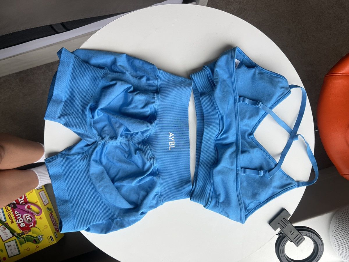 Other AYBL Matching Set- SIZE MEDIUM Size 28" / US 6 / IT 42 - 3 Thumbnail