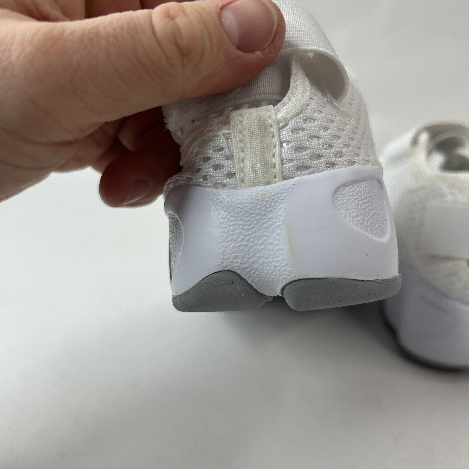 Nike Nike Air Rift GS/PS “White Wolf Grey” 2024 Size US 7.5 / IT 37.5 - 7 Thumbnail
