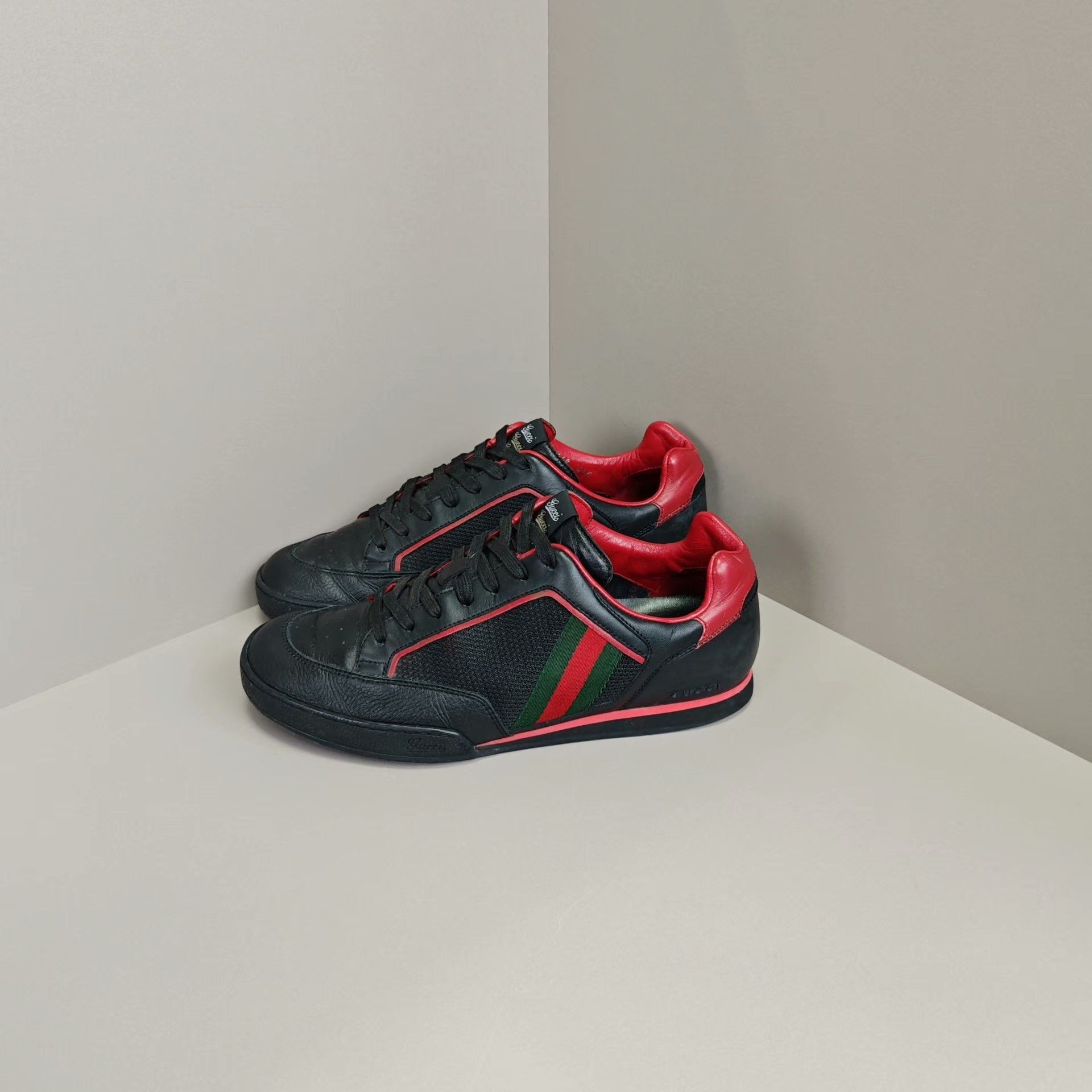 Gucci Gucci Casual Black Lowtop Sneakers 5.5 Men Size US 5.5 / EU 38 - 1 Thumbnail