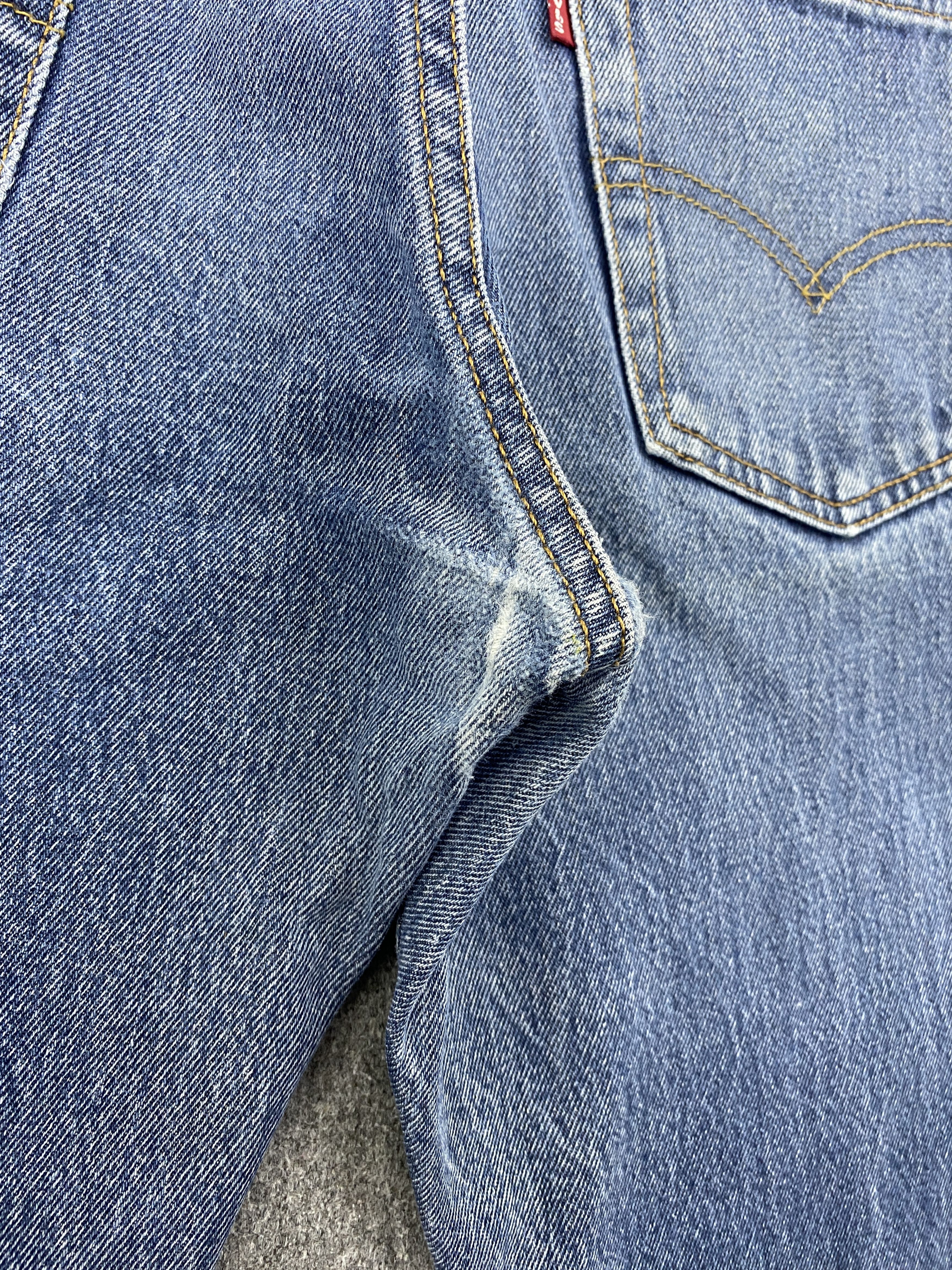 Levi's Vintage Levis 517 Flared Bootcut Denim DP2596 Size US 28 / EU 44 - 16 Thumbnail