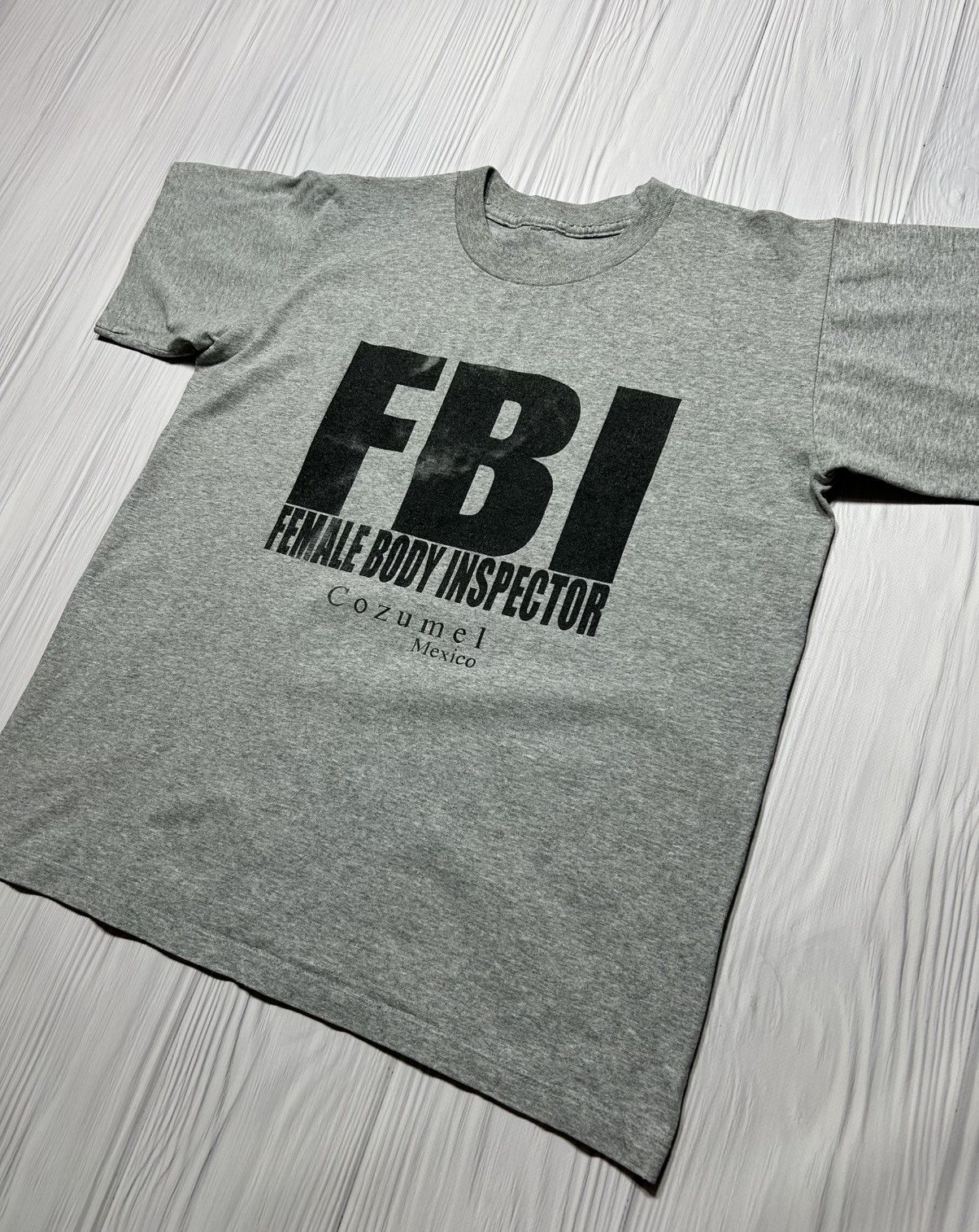 Vintage Vintage Y2K FBI Female Body Inspector Humor Boxy T-Shirt Size US L / EU 52-54 / 3 - 2 Thumbnail