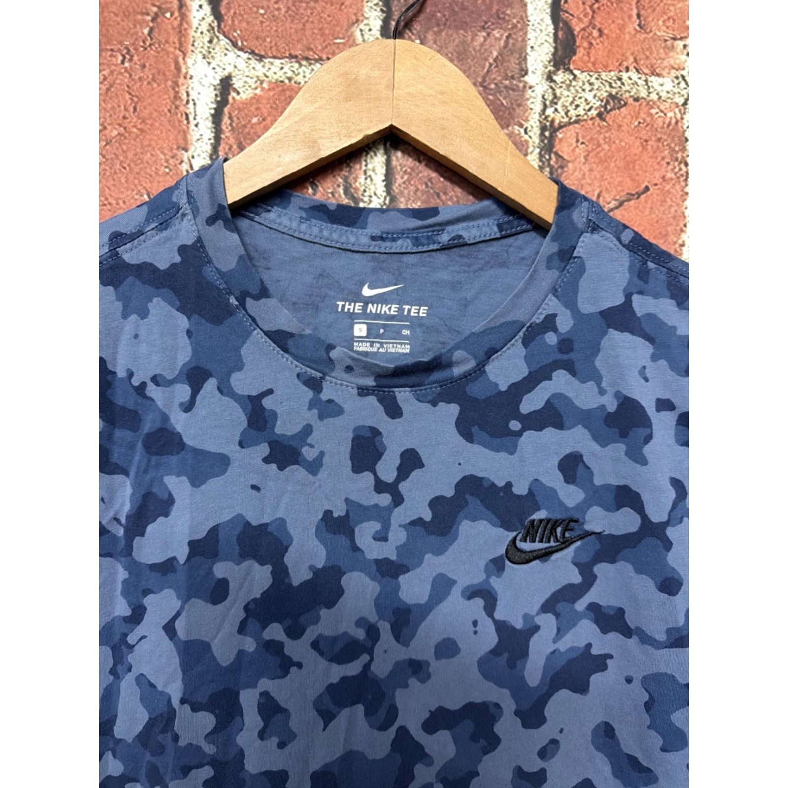 Nike Nike Shirt Mens Small Blue Camo Short Sleeve Crewneck DA0469-383 Size US S / EU 44-46 / 1 - 2 Thumbnail