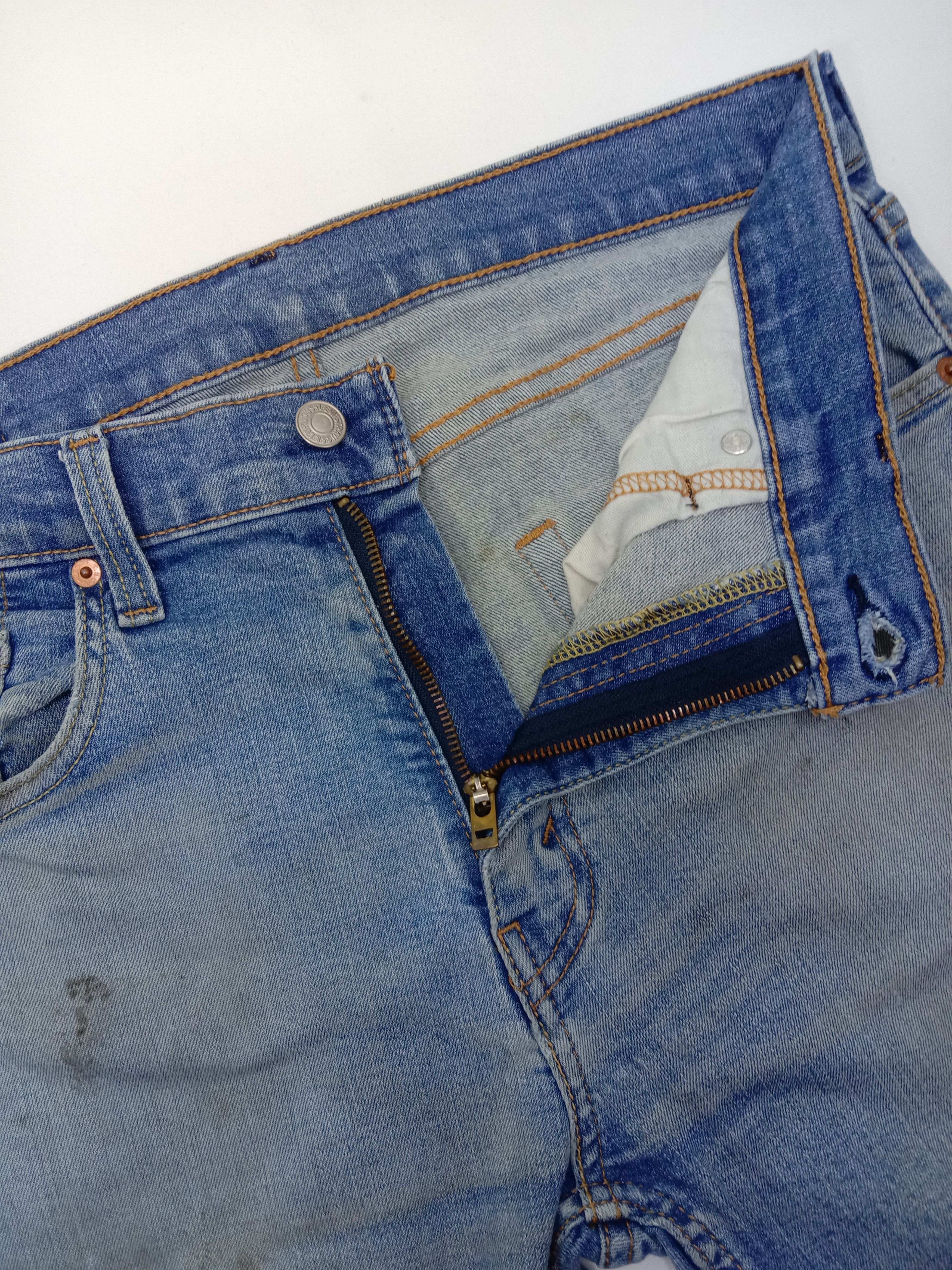 Levi's Vintage Levi's 512 Jeans Slim Taper Faded Blue Denim Size US 33 - 9 Thumbnail