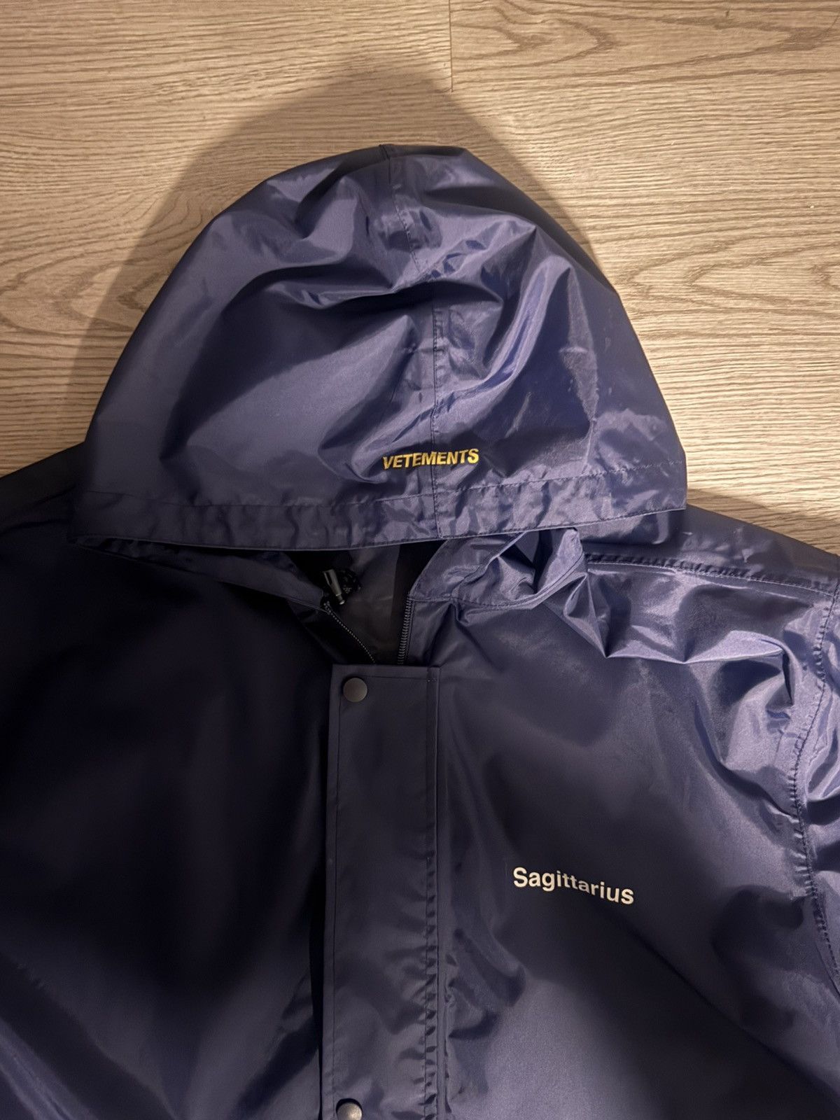 Vetements Vetements 2018 Sagittarius Raincoat Size US M / EU 48-50 / 2 - 3 Thumbnail