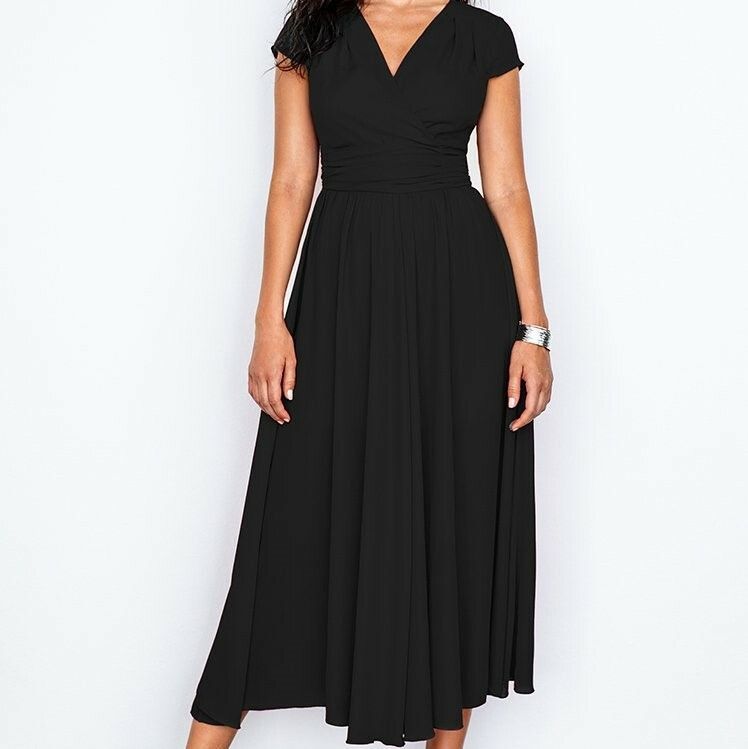 Other Cupshe V-Neck Shirred Dress in Black and size Small NWT Size S / US 4 / IT 40 - 1 Thumbnail