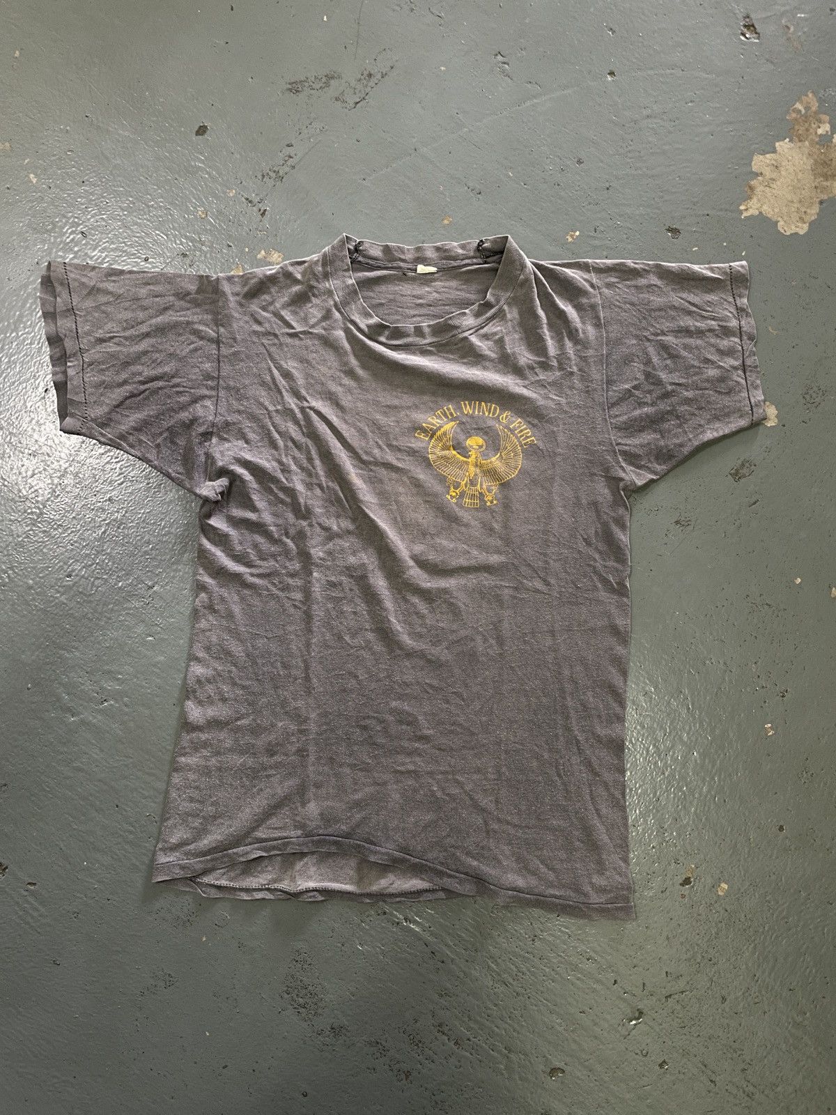 Band Tees × Vintage RARE Vintage 70s “EARTH, WIND & FIRE” Funky Soul Band Tees Size US S / EU 44-46 / 1 - 1 Thumbnail