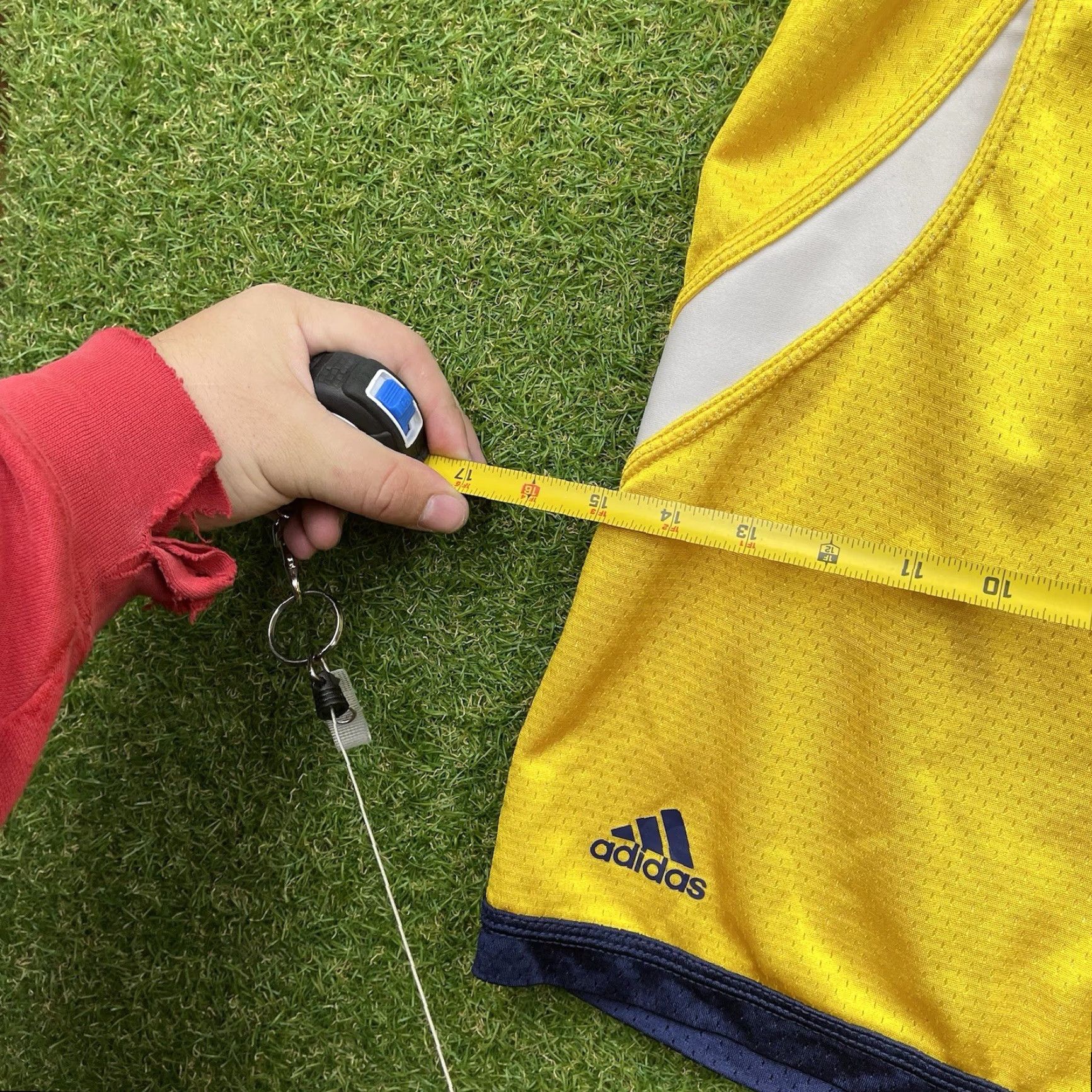 Adidas VINTAGE adidas Michigan Wolverines Shorts Mens XL Team Issued Basketball Y2K Yellow - 84 characters Size US 36 / EU 52 - 7 Thumbnail