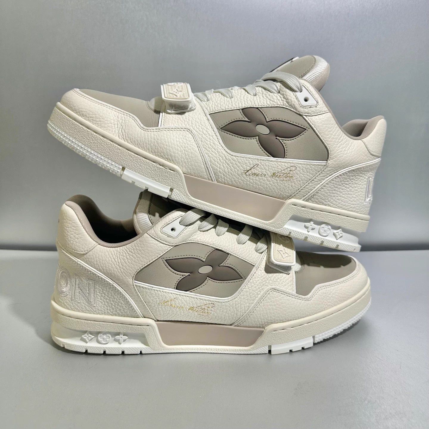 Louis Vuitton Louis Vuitton Beige Velcro Trainer 9/43 Mint Hard to Find Size US 7 / EU 40 - 3 Thumbnail
