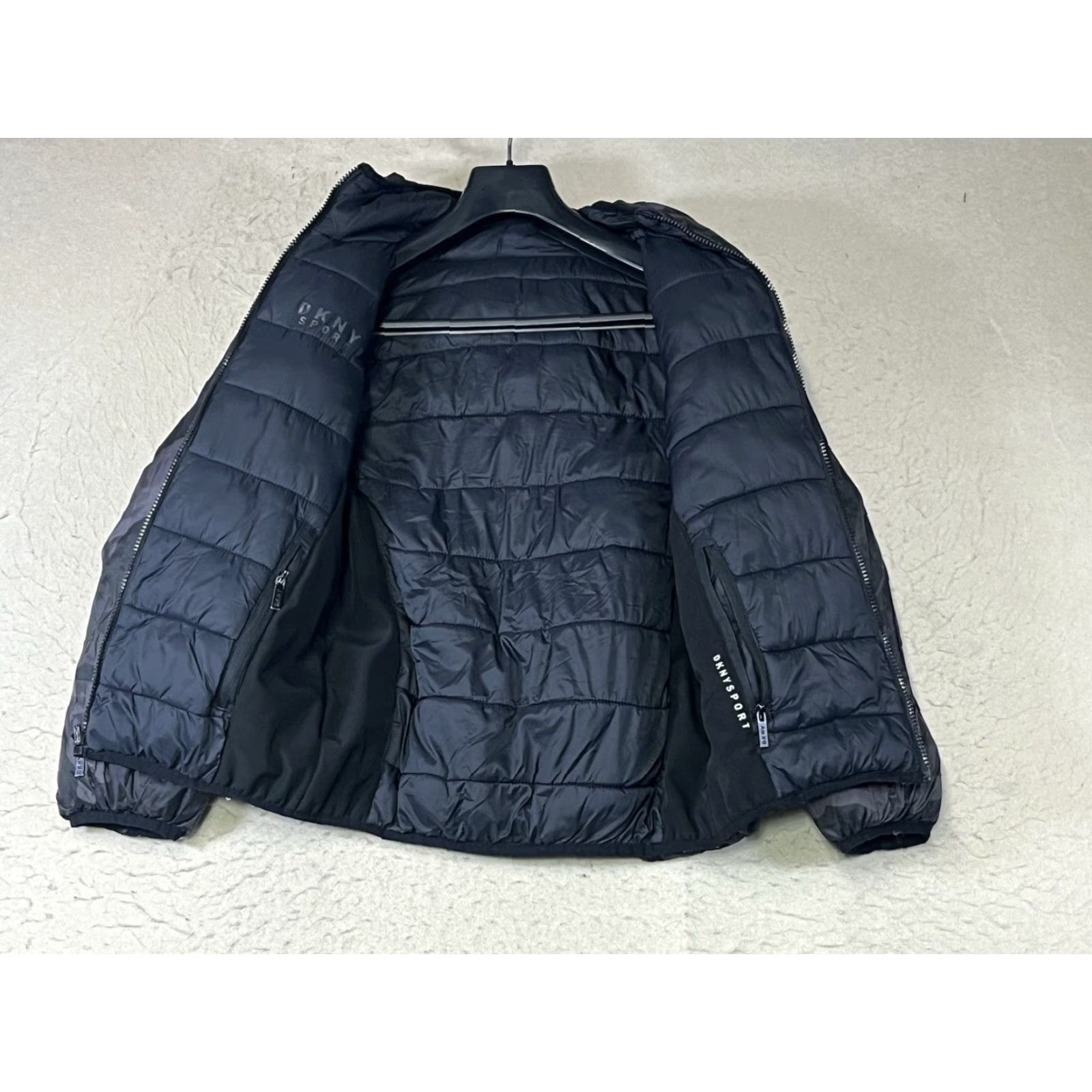 DKNY DKNY Reversible Jacket Women M Puffer Jacket Black Camouflage Zip Hooded 10-12 Colors: Camo Size M / US 6-8 / IT 42-44 - 6 Thumbnail