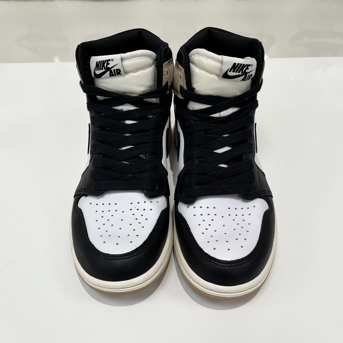 Nike Air Jordan 1 Retro High OG Latte (W) Size US 6.5 / IT 36.5 - 10 Thumbnail