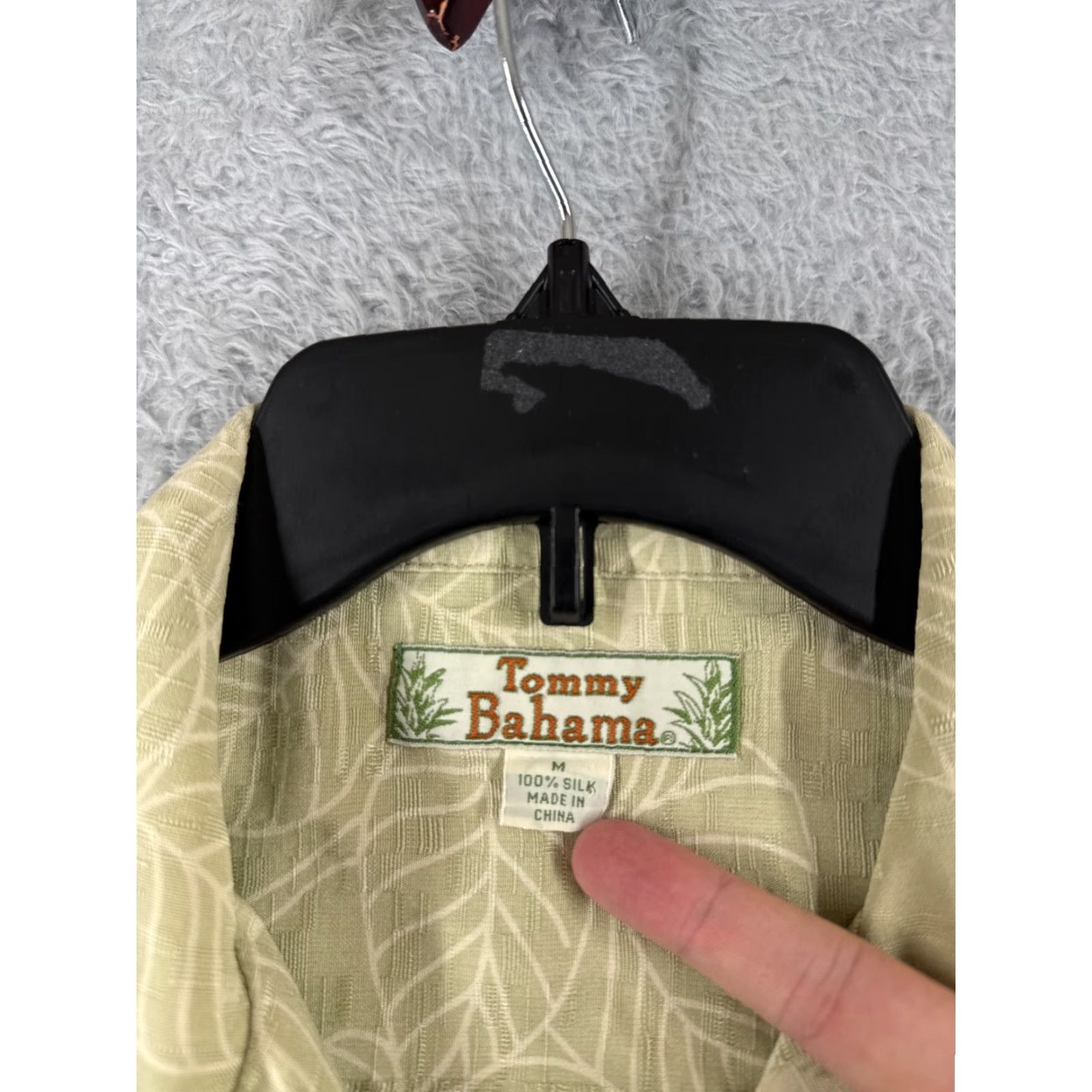 Tommy Bahama Tommy Bahama Shirt Men Medium Green Floral Leaf Pattern 100% Silk Hawaiian Beach Size US M / EU 48-50 / 2 - 7 Thumbnail