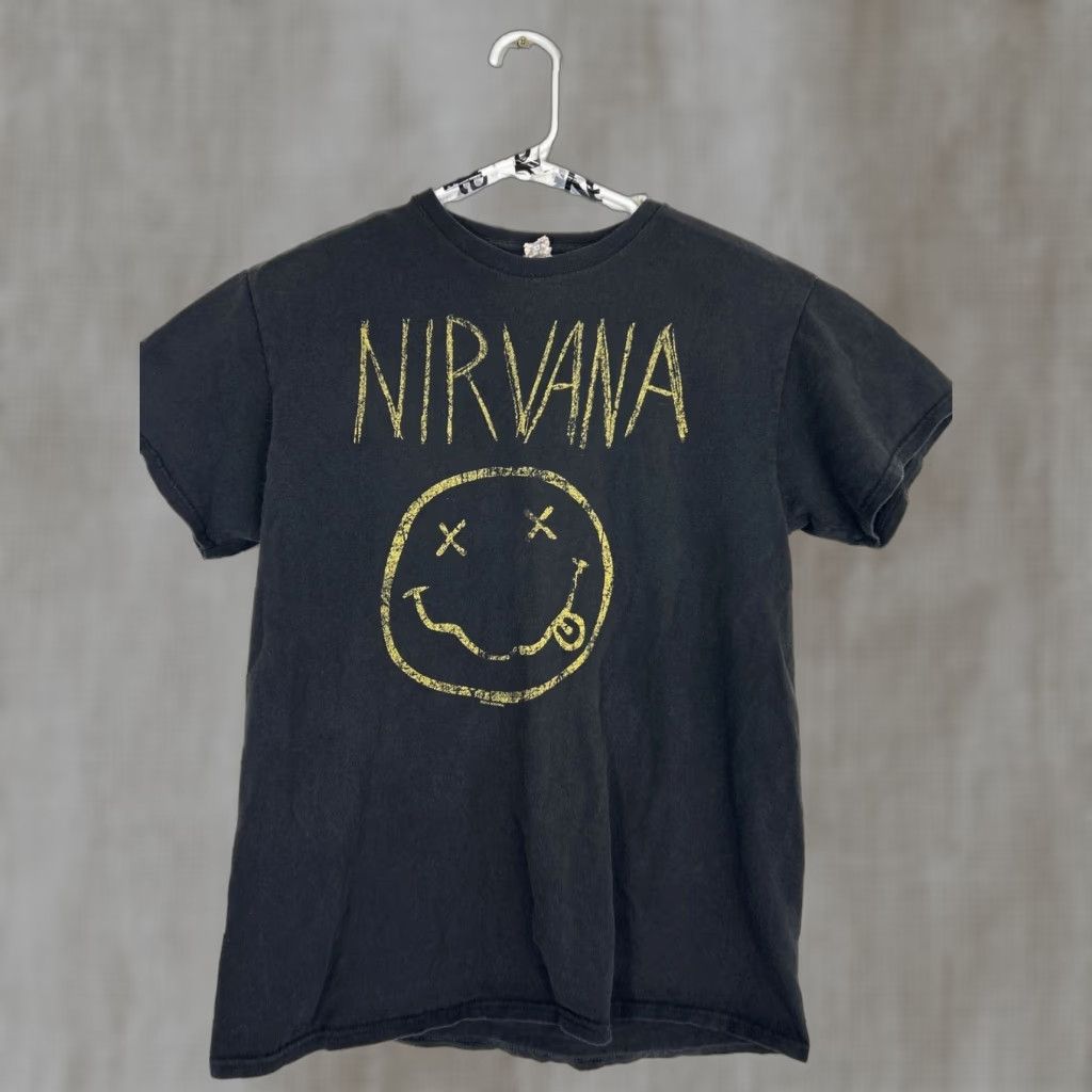 NIRVANA T-Shirt Smiley Face Logo 2016 Black Delta Mens Small Preowned