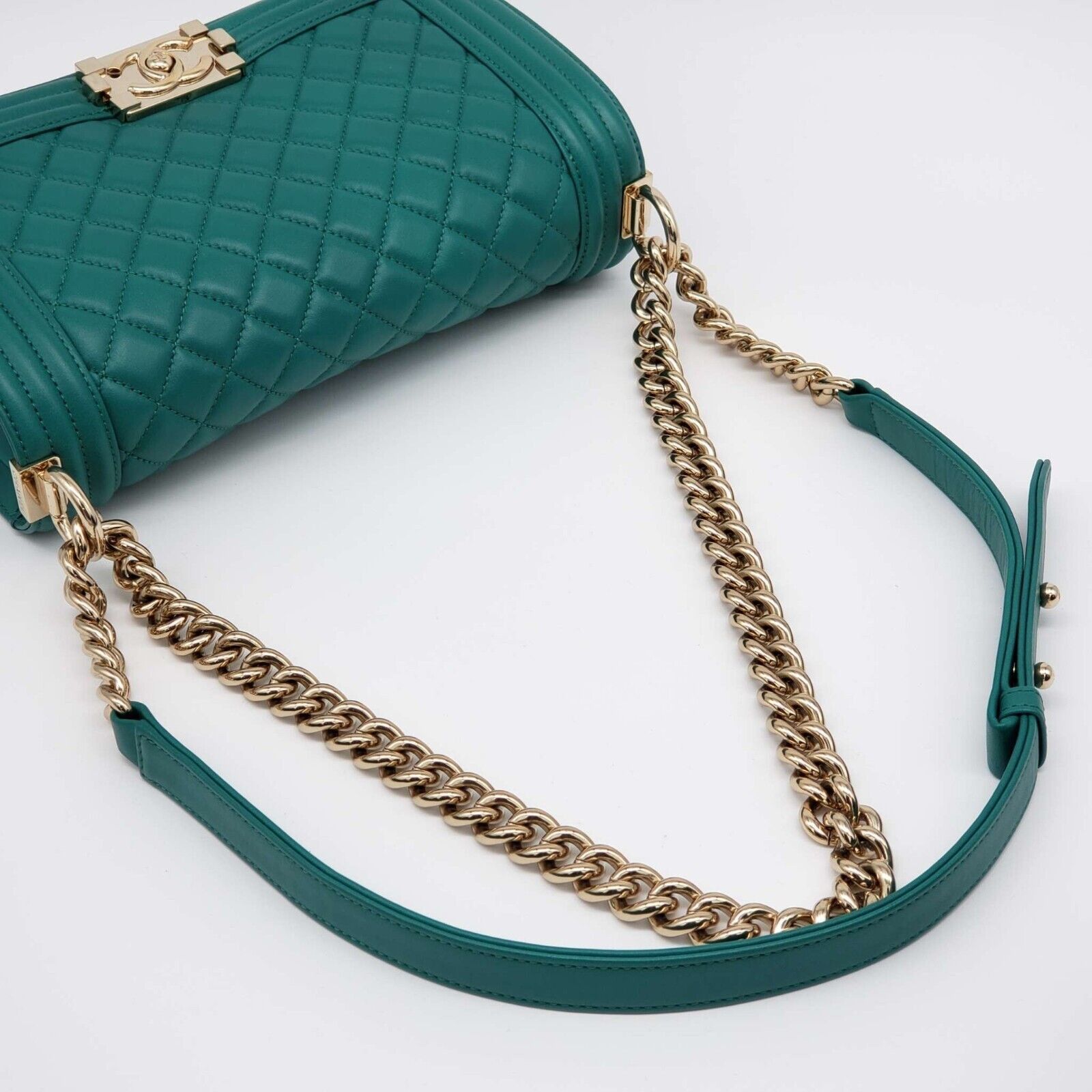 Chanel Authentic CHANEL Boy Green Leather Shoulder Bag 2650-080524 Size ONE SIZE - 12 Thumbnail