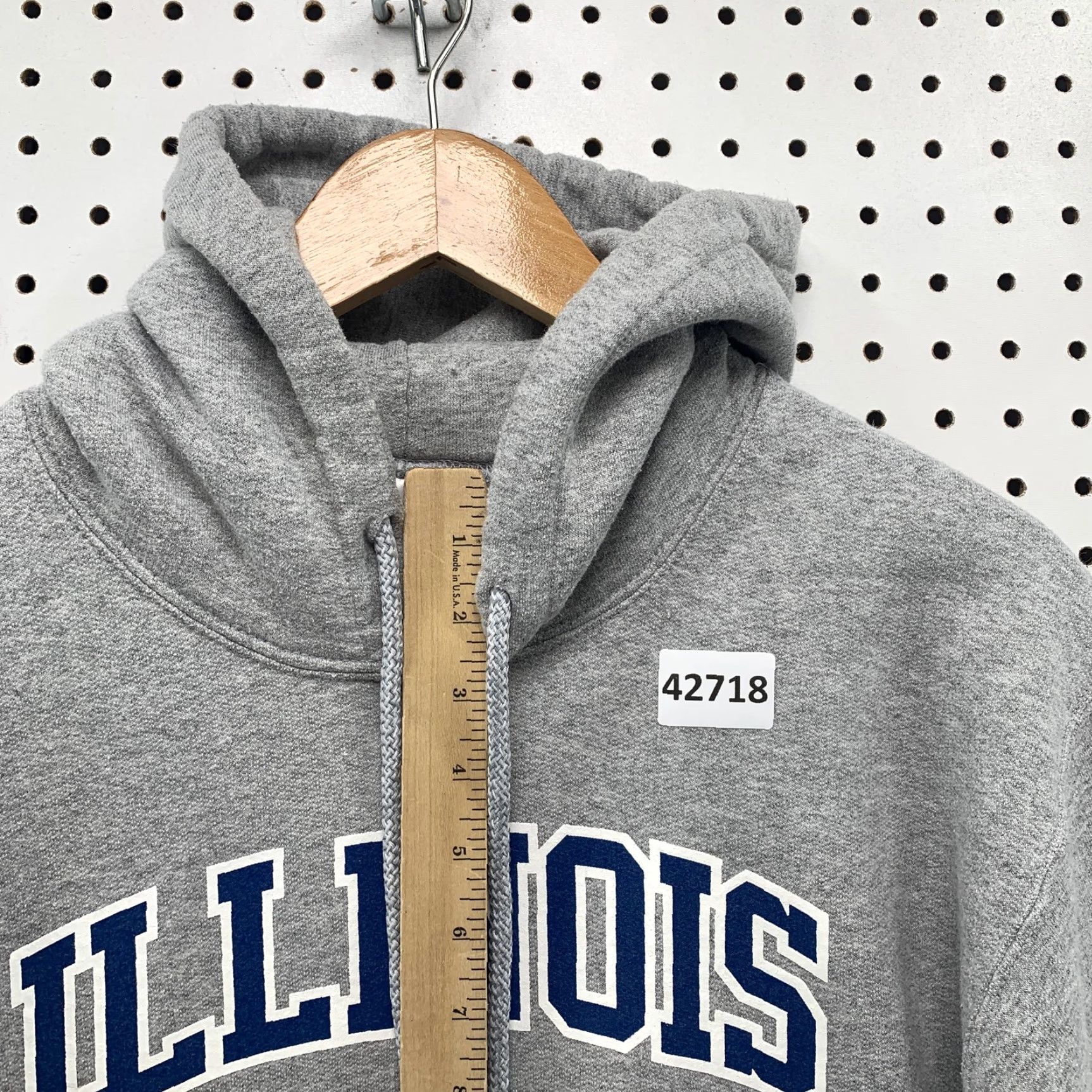Gildan ILLINOIS PHARMACY Hoodie Sweatshirt Mens Small Gray Hooded Pullover Knit Fleece 50% Cotton 50% Polyester Gildan Heavy Blend Men Size US S / EU 44-46 / 1 - 5 Thumbnail