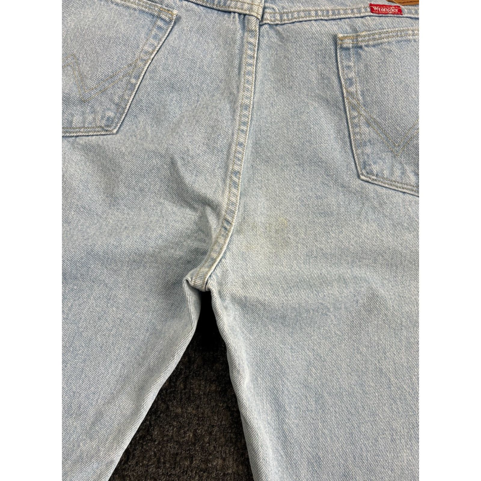 Wrangler VINTAGE Wrangler Jeans 36 x 34 Light Wash USA 96501 Cowboy Rodeo Western Straight Mens 5-Pocket Denim Blue Cotton Jeans Wrangler 96501LW Size US 36 / EU 52 - 6 Thumbnail