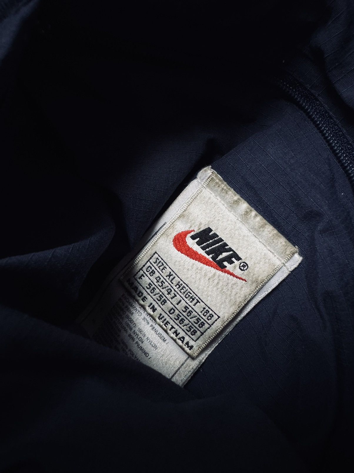 Nike Vintage 90's Nike Drill Black Puffer Vest Big reverse Logo Size US XL / EU 56 / 4 - 7 Thumbnail