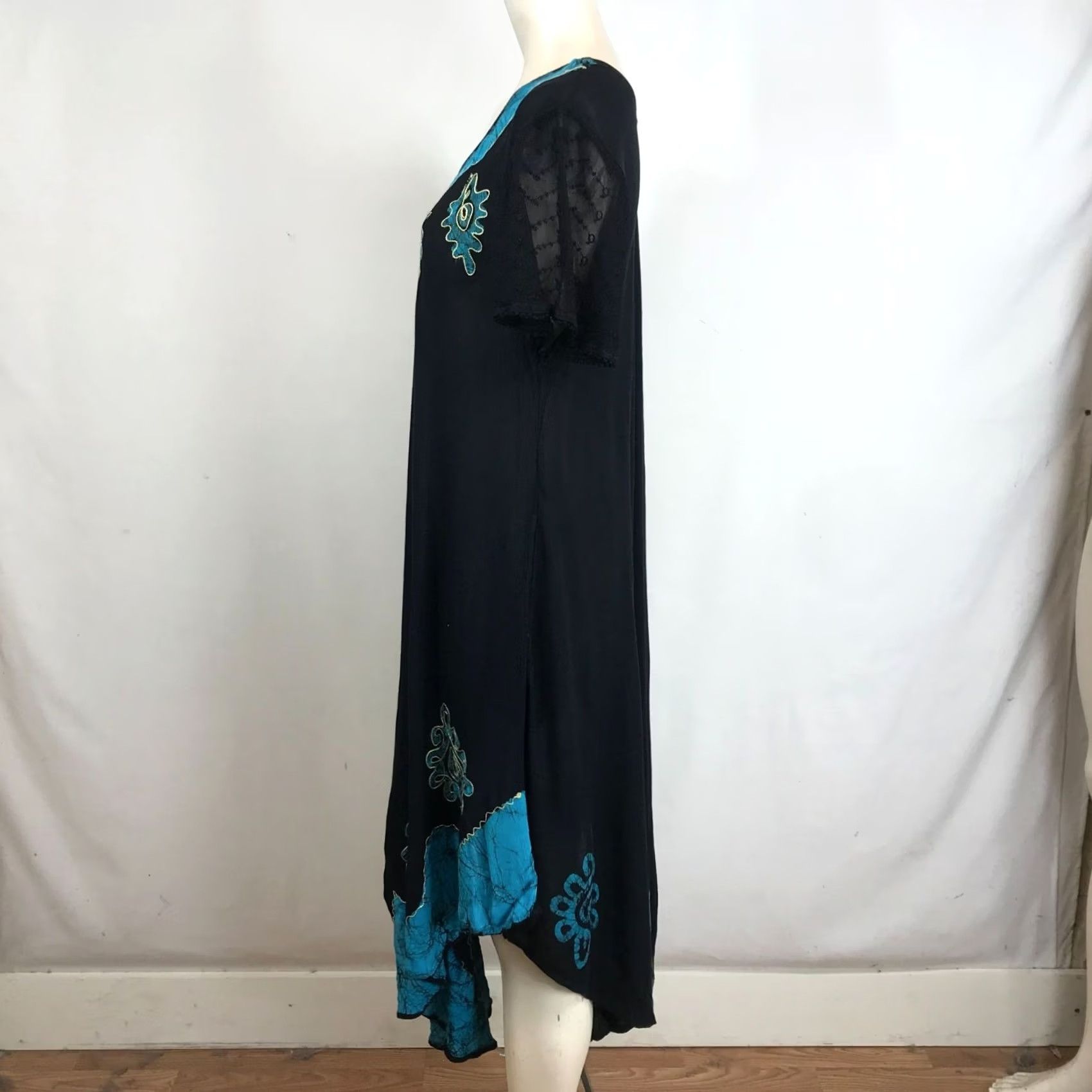Vintage VINTAGE Sakkas WOMEN'S One Size SHORT SLEEVE BOHO DRESS Black Turquoise Midi Sundress Womens OS Dresses Size 42" / US 20 - 6 Thumbnail
