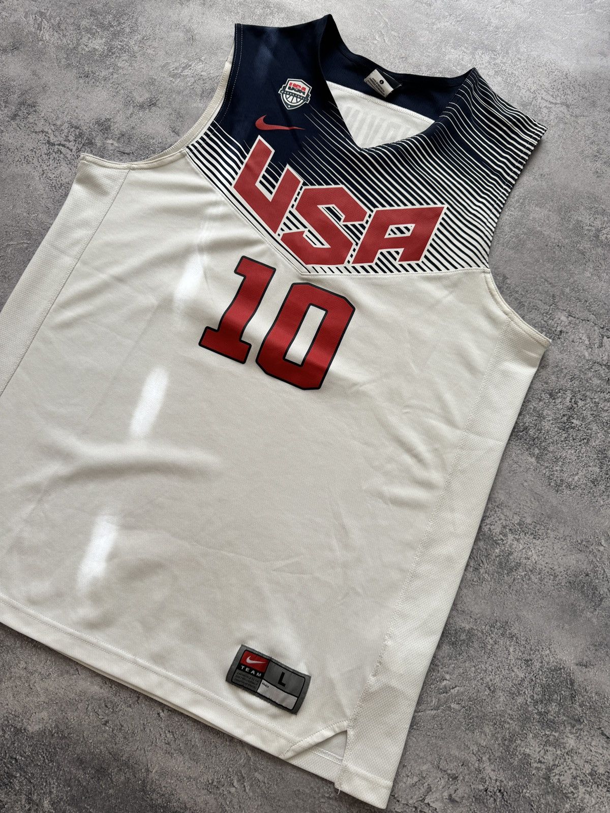 Nike Vintage Nike Basketball USA Team Jersey #10 Kyrie Irving Size US L / EU 52-54 / 3 - 2 Thumbnail