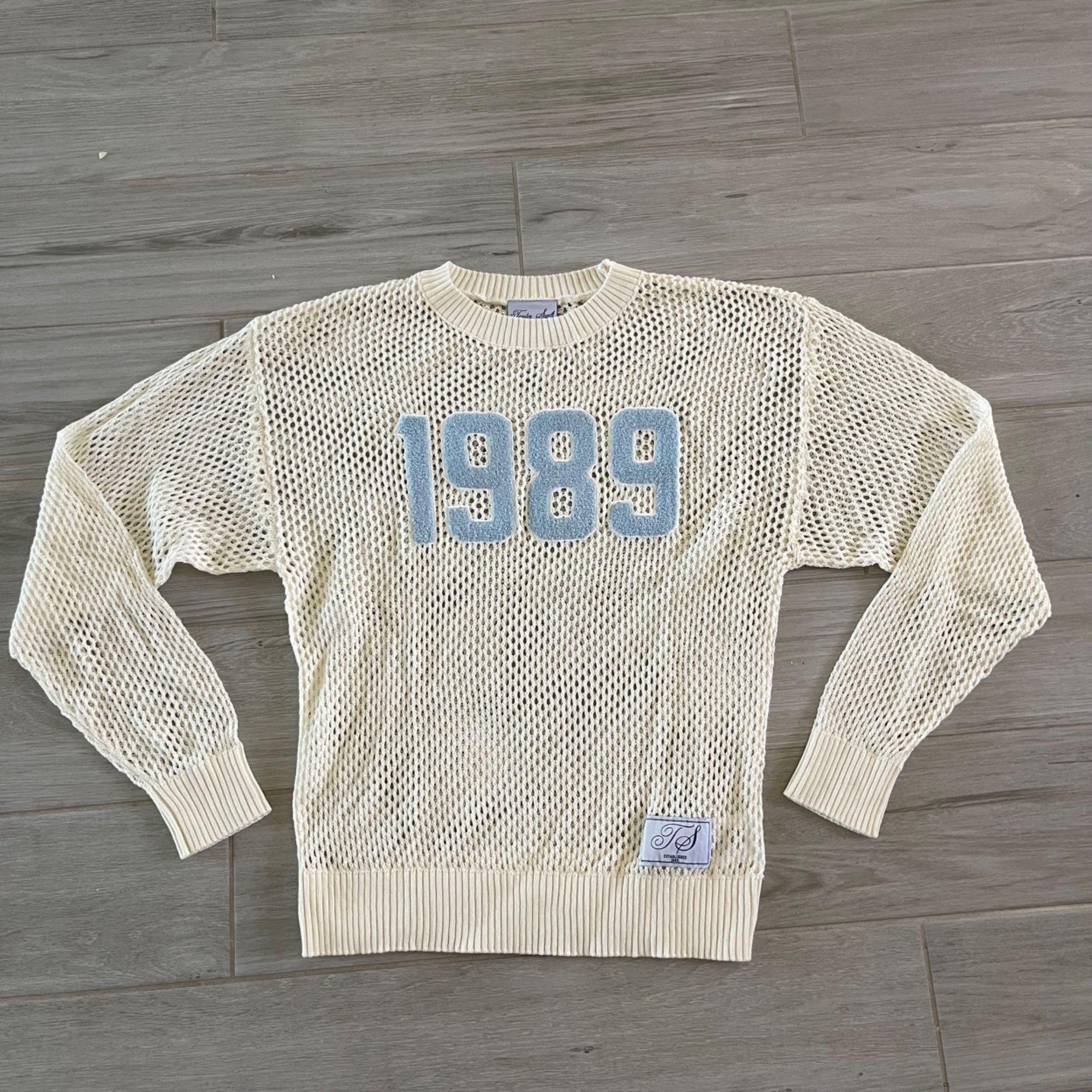 Band Tees NEW TAYLOR SWIFT 1989 OPEN KNIT MESH SWEATER SZ SMALL Size S / US 4 / IT 40 - 2 Thumbnail