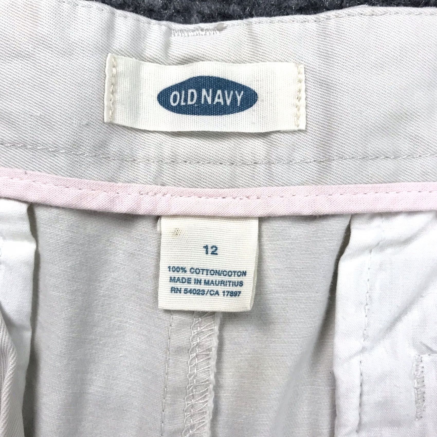 Old Navy Old Navy Casual Beige Khaki Chino Shorts Women’s Size 12 Pockets 100% Cotton Size 34" / US 12 / IT 48 - 2 Thumbnail