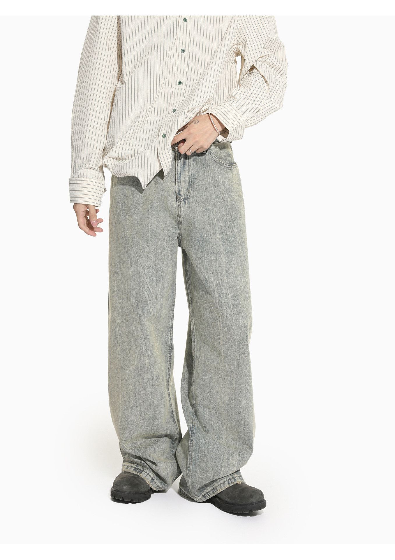 Japanese Brand Men's vintage distressed washed wide-leg Vibe loose jeans Size US 32 / EU 48 - 1 Thumbnail