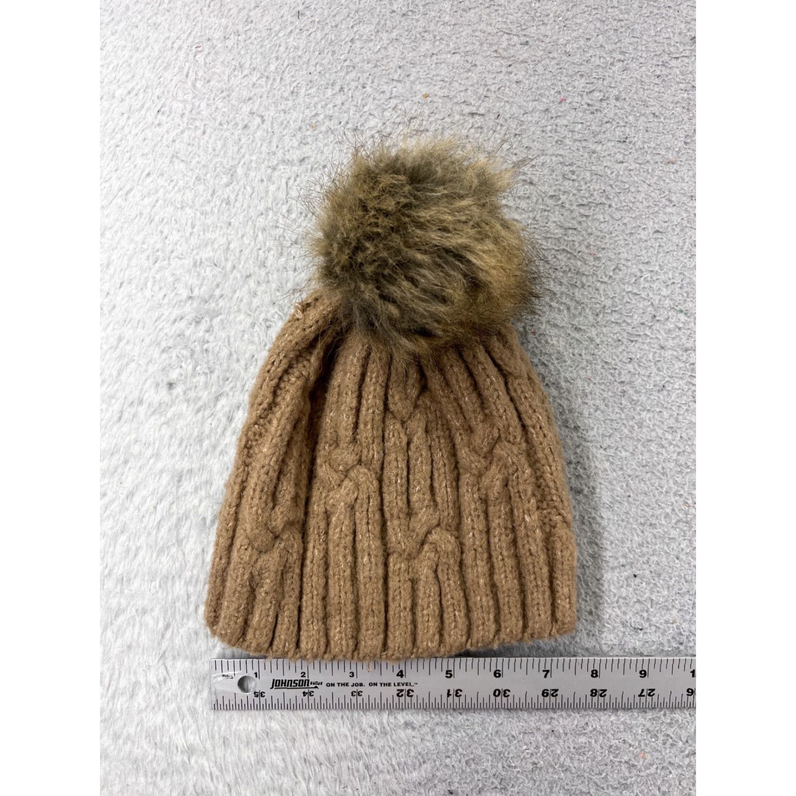 Vintage Beanie Toque Hat Womens One Size Beige Knit Acrylic Blend Faux Fur Winter Ski Pom Size ONE SIZE - 4 Thumbnail