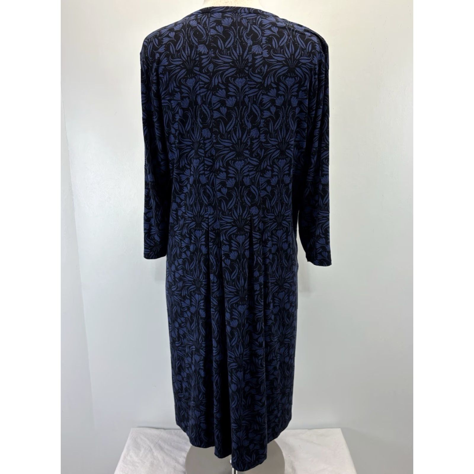 J. Jill VINTAGE J. Jill Floral Shift Dress Womens L Blue Black 3/4 Sleeves Button Pockets Midi Dress Size L / US 10 / IT 46 - 3 Thumbnail