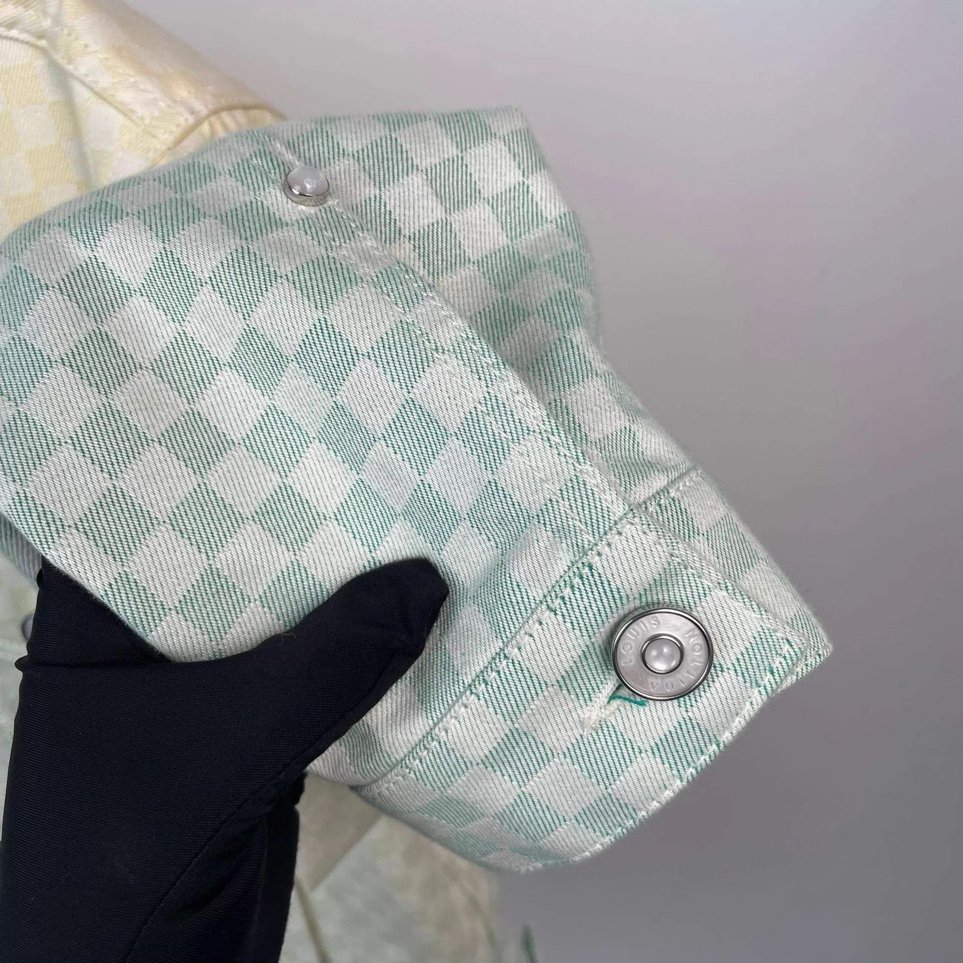 Louis Vuitton Louis Vuitton jacket size 46 Size US S / EU 44-46 / 1 - 9 Thumbnail