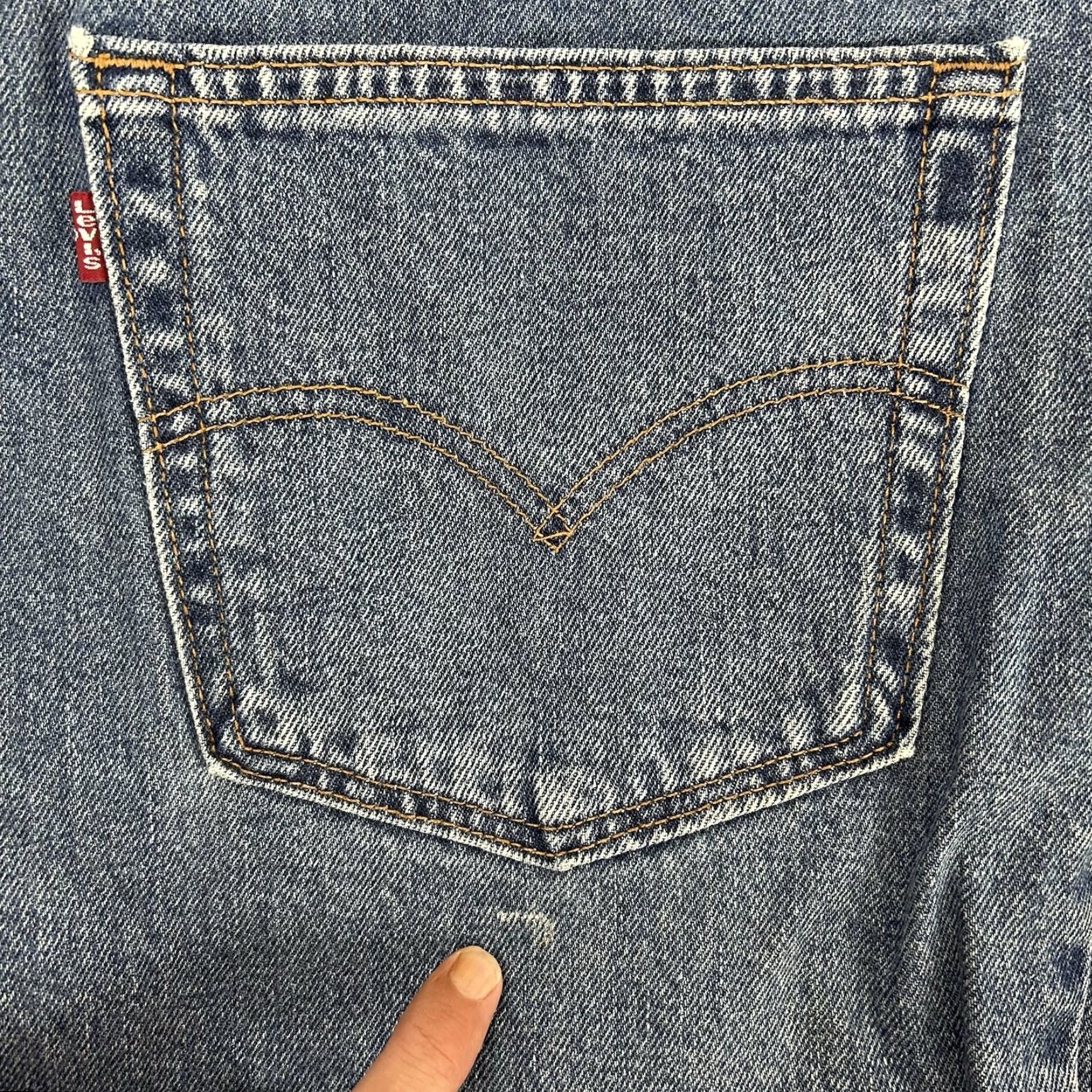 Levi's Levi's 550 Jeans Relaxed Fit W48 X L32 Made In USA Blue Cotton Inseam 32 Regular Men USA Shirt? Size US 32 / EU 48 - 7 Thumbnail